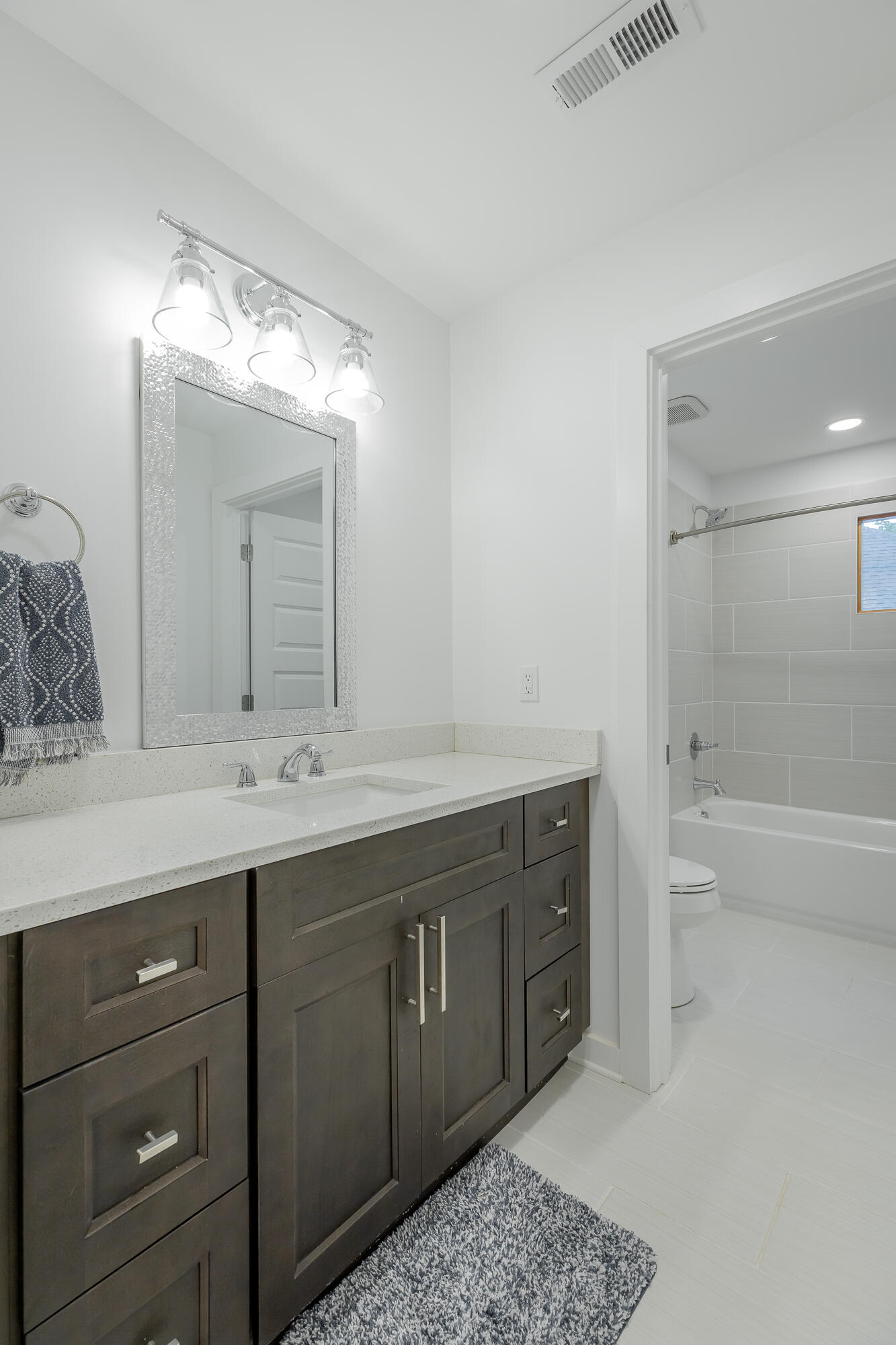 106 Everett Street Property Photo 45