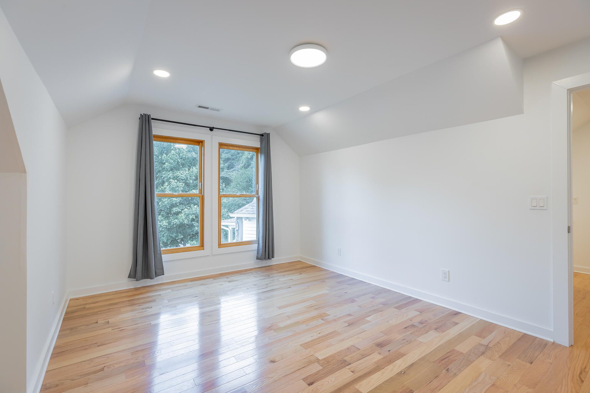 106 Everett Street Property Photo 48