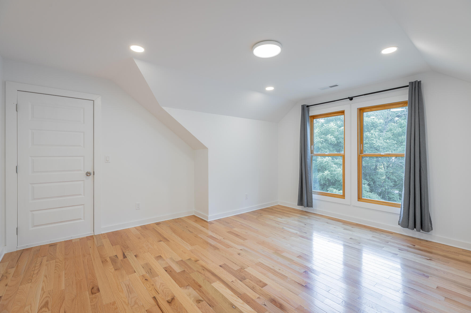 106 Everett Street Property Photo 49