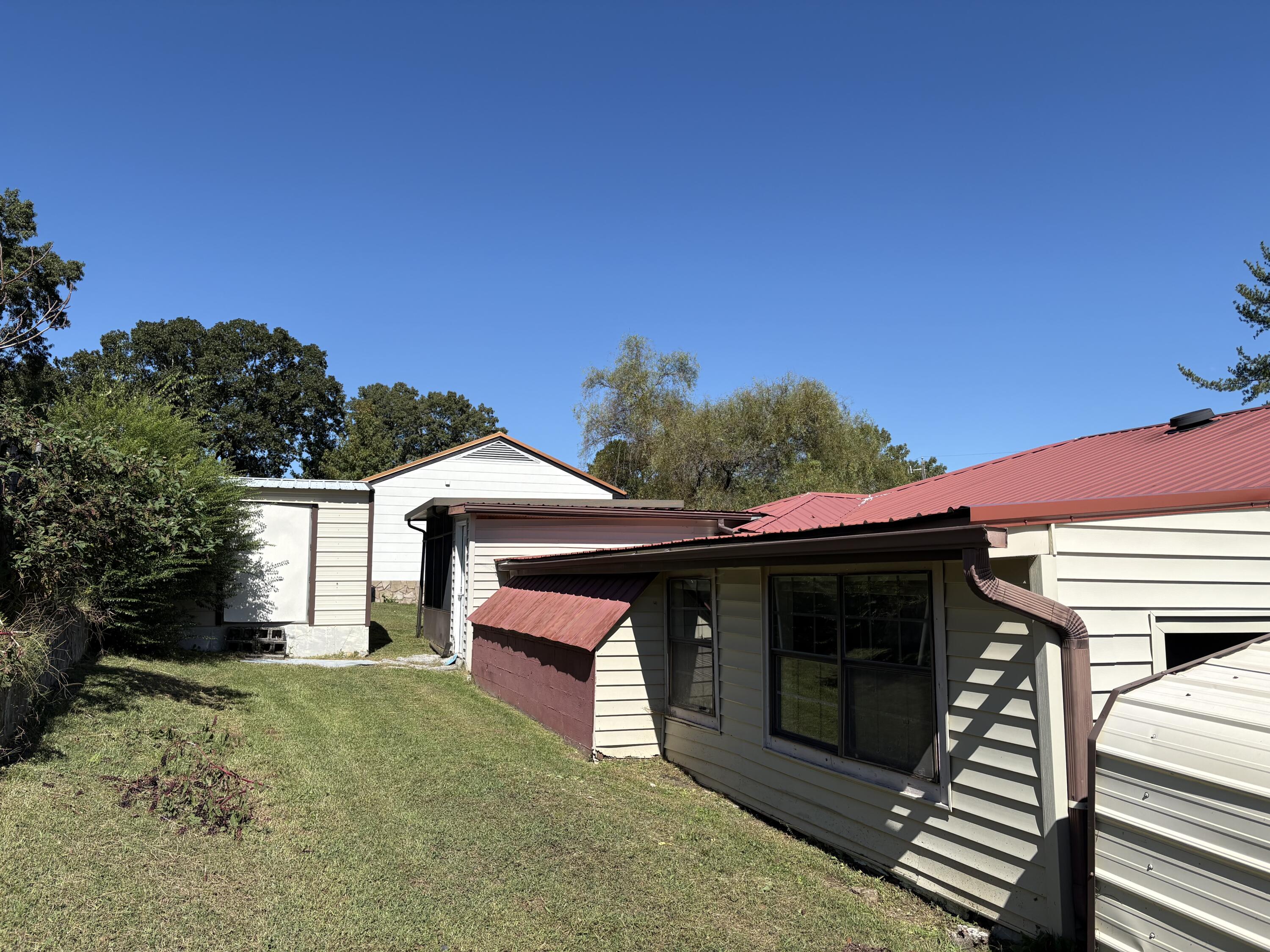 1927 Close Road Property Photo 12