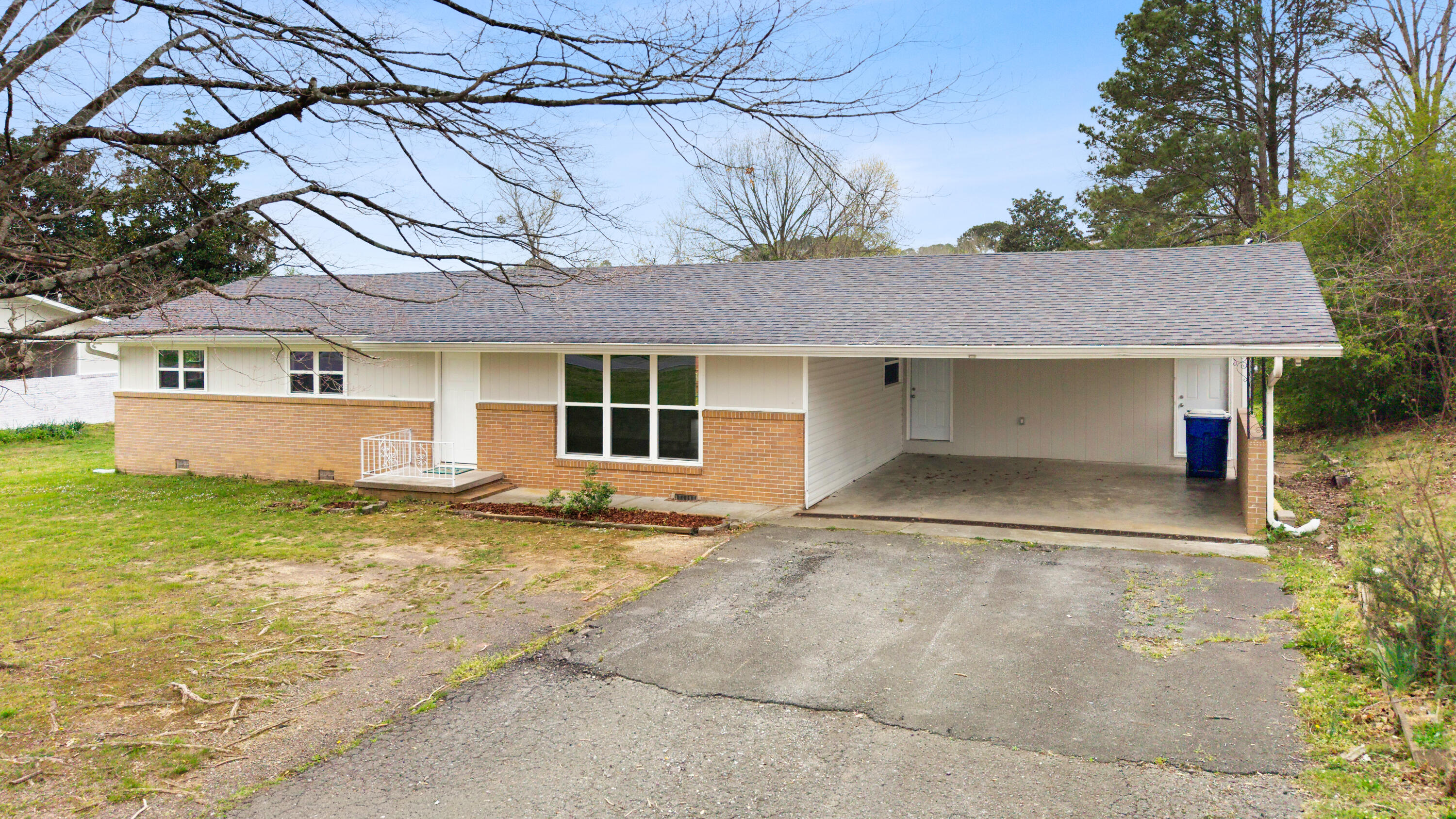 1105 Clingan Ridge Drive Nw Property Photo 1