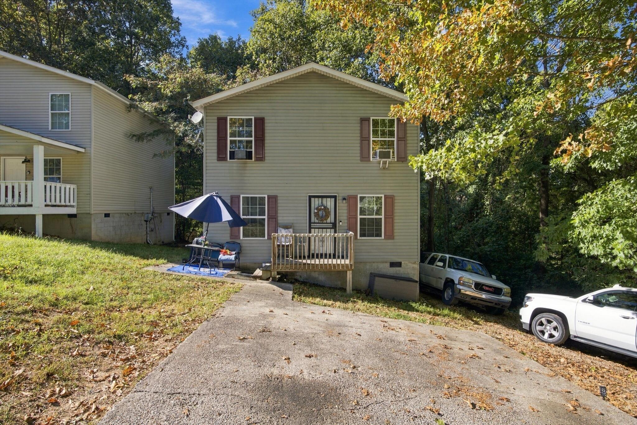 915 Sylvan Drive Property Photo 1