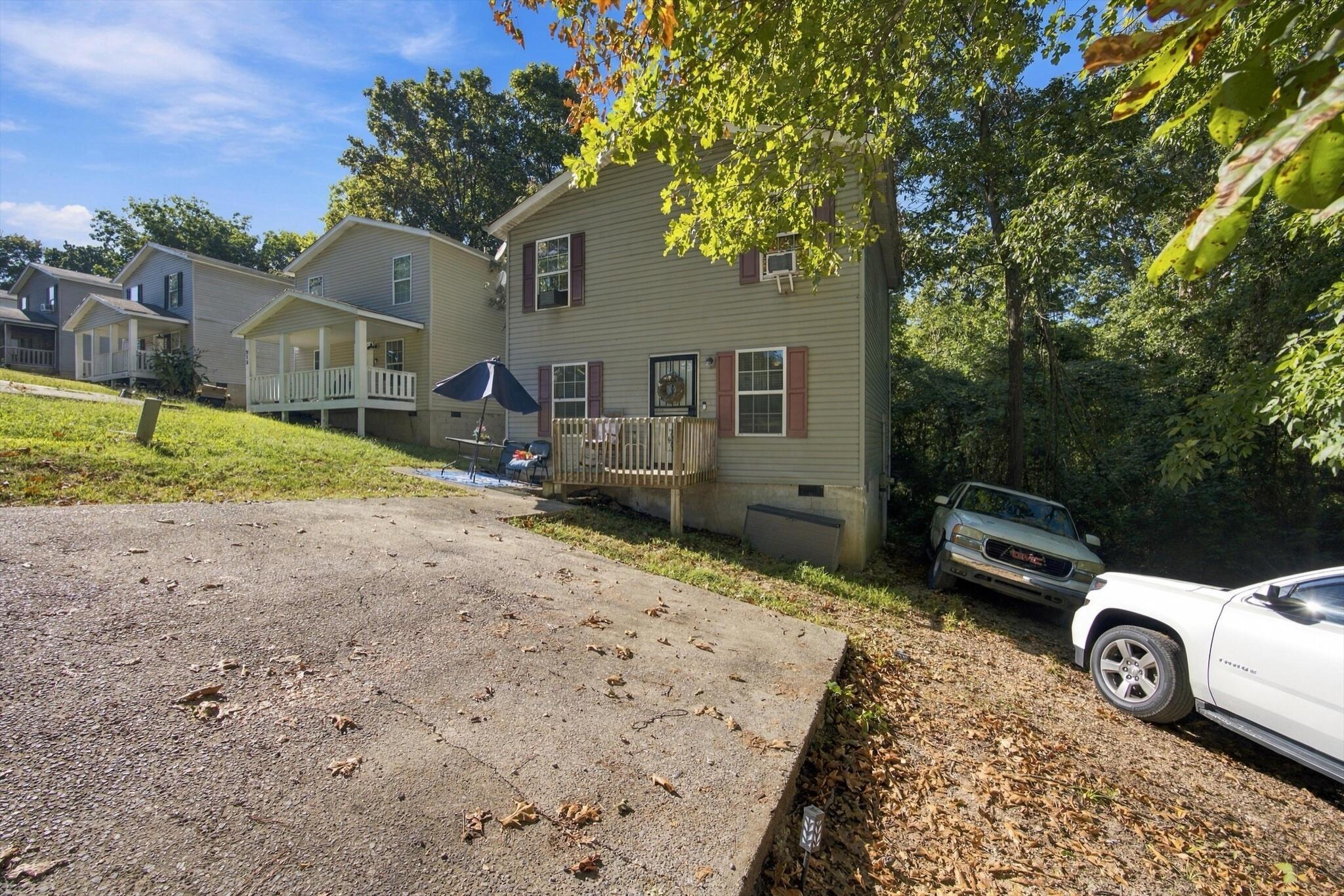 915 Sylvan Drive Property Photo 4