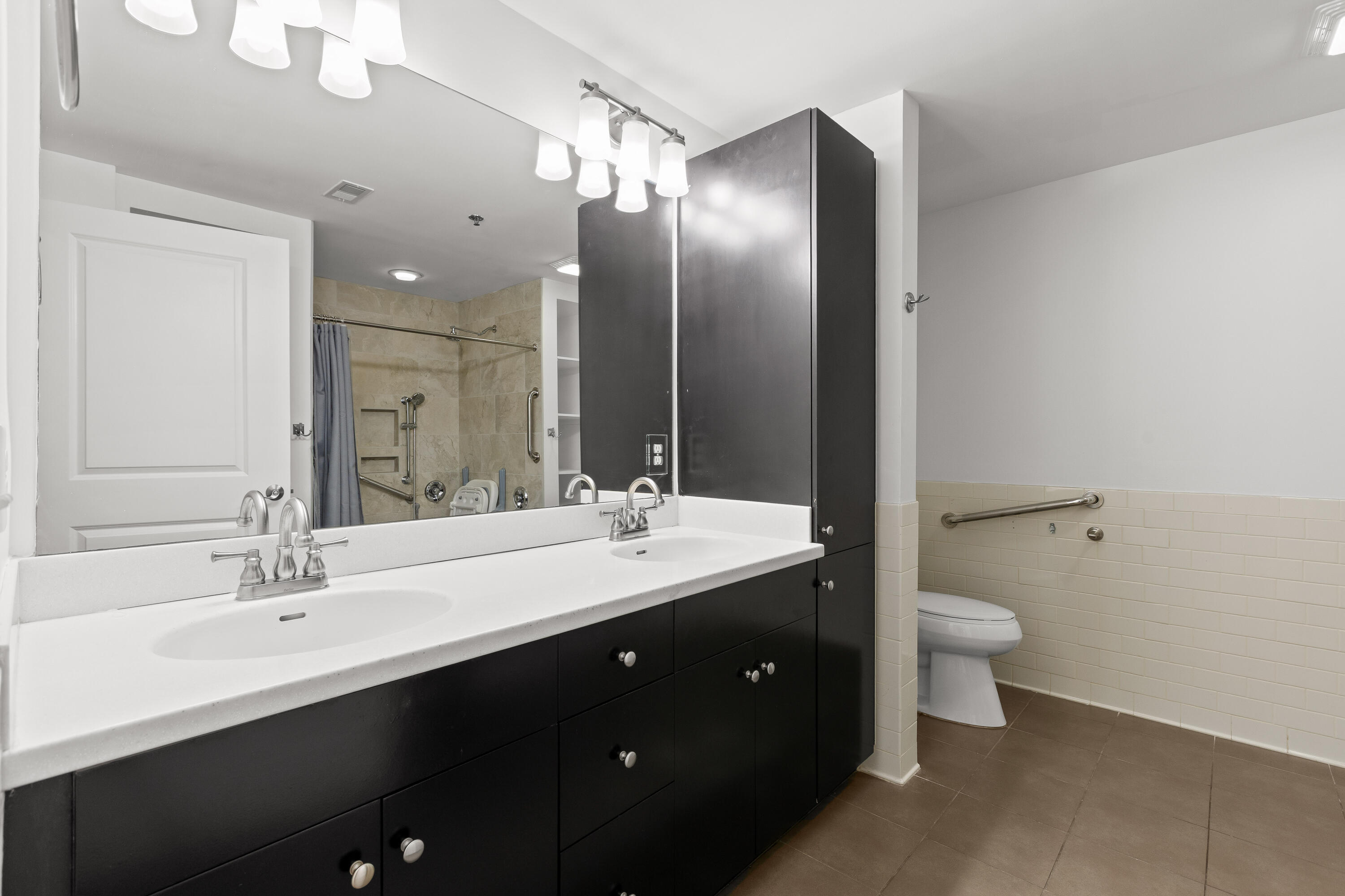 200 Manufacturers Road Property Photo 23