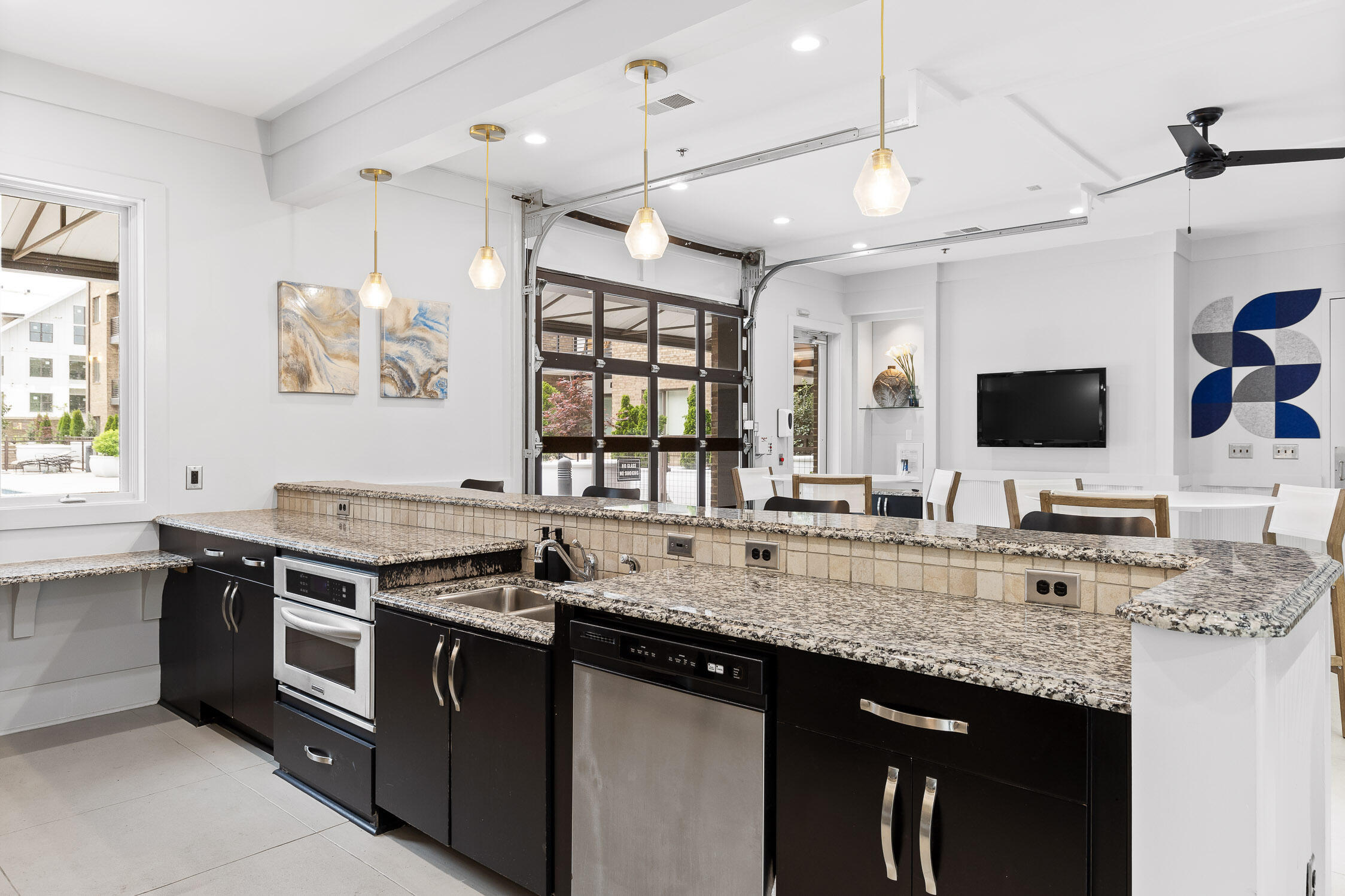 200 Manufacturers Road Property Photo 37