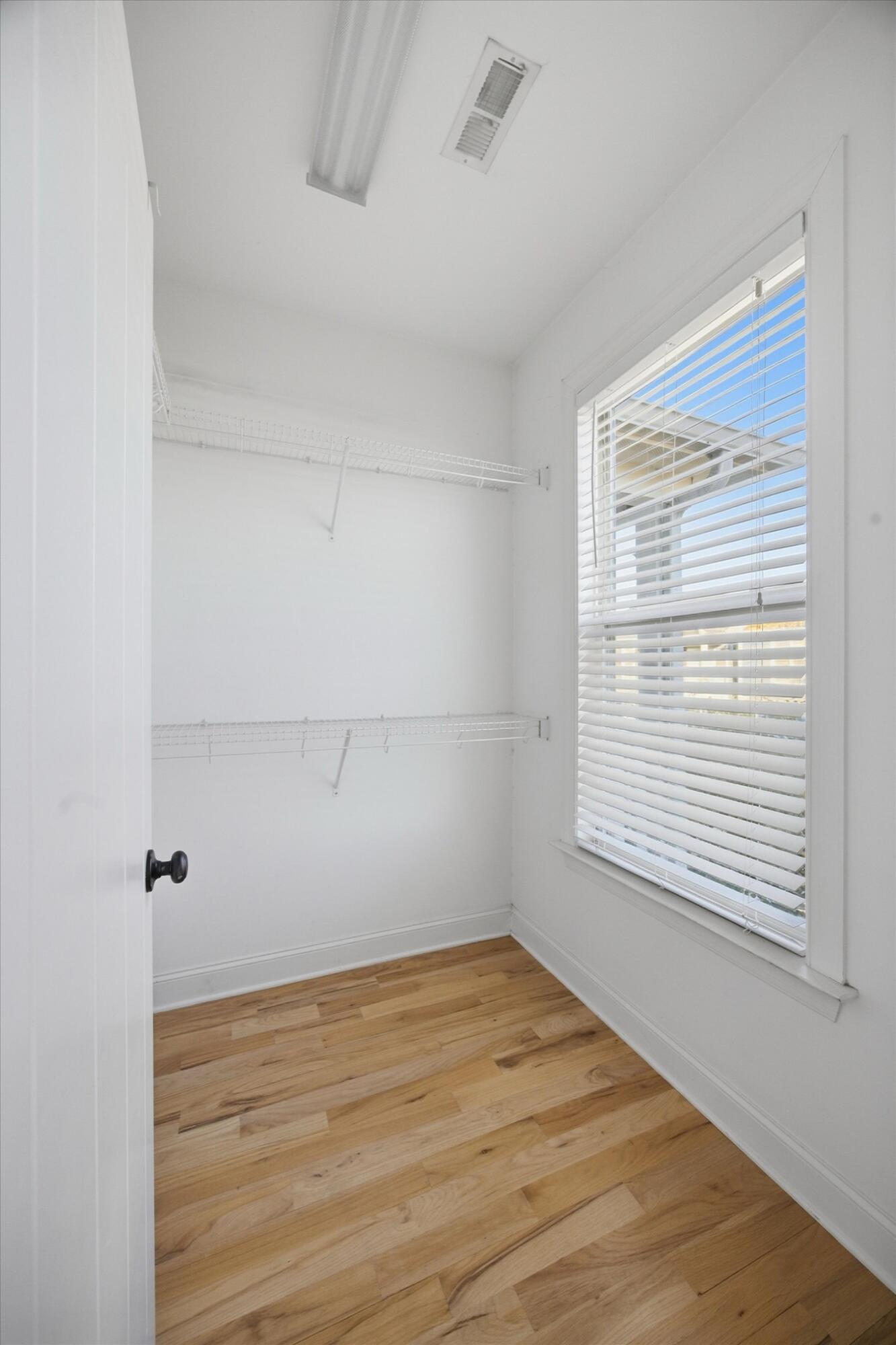 1437 Park Avenue Property Photo 21