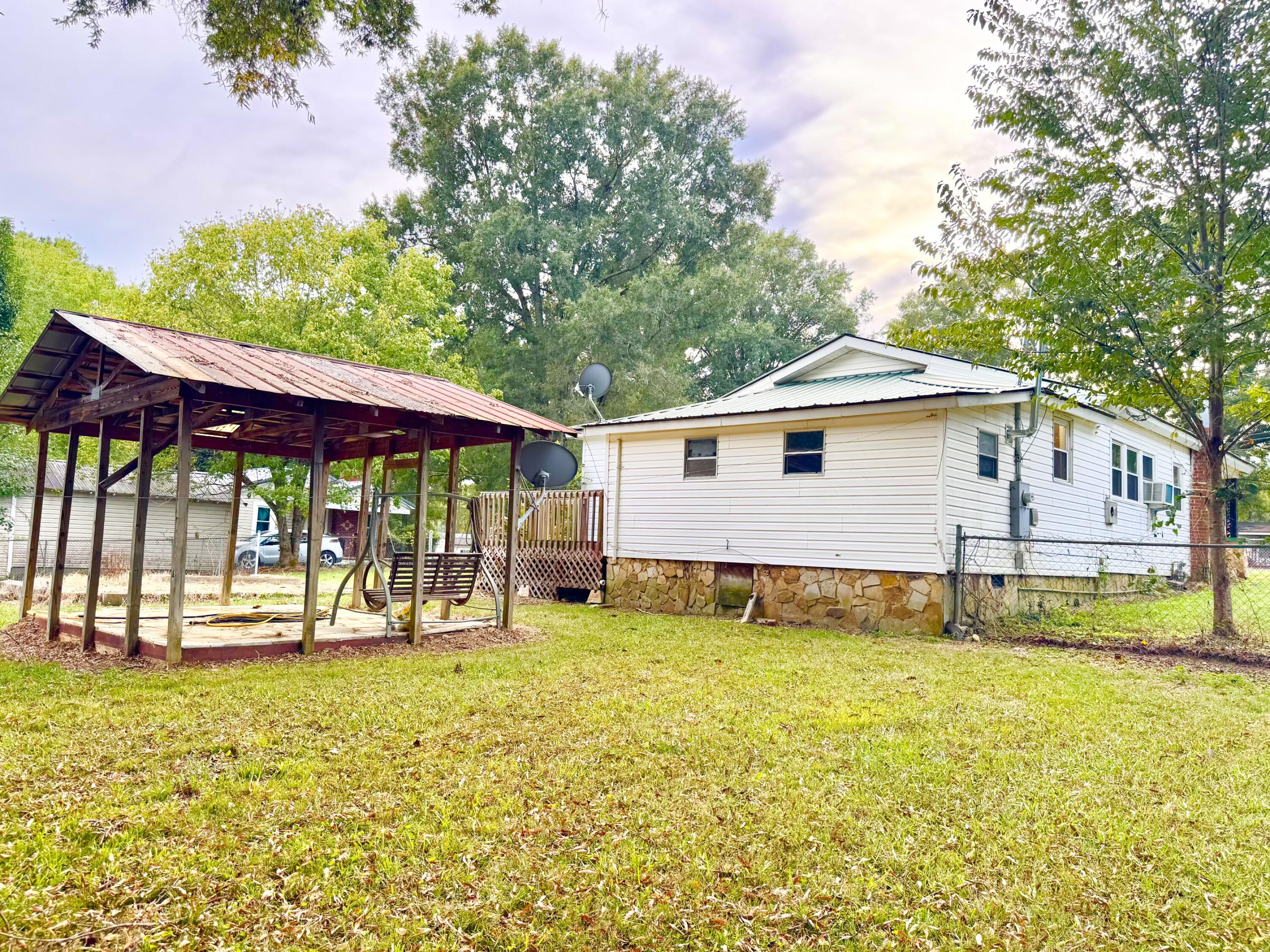 521 Greeson Street Property Photo 17