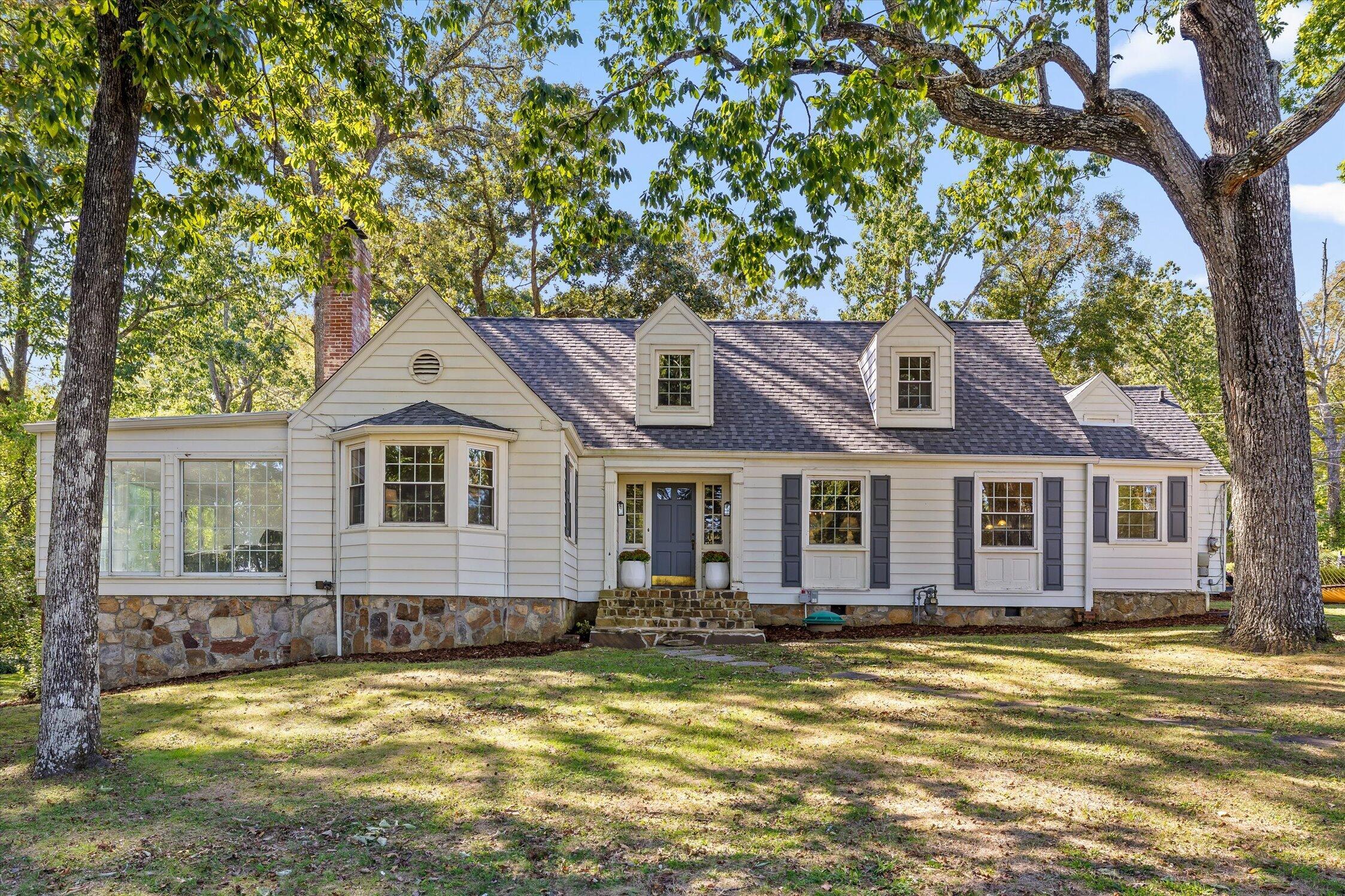 1306 Elfin Road Property Photo 1
