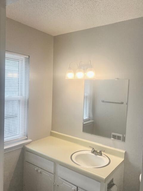 3724 Fountain Avenue Property Photo 3
