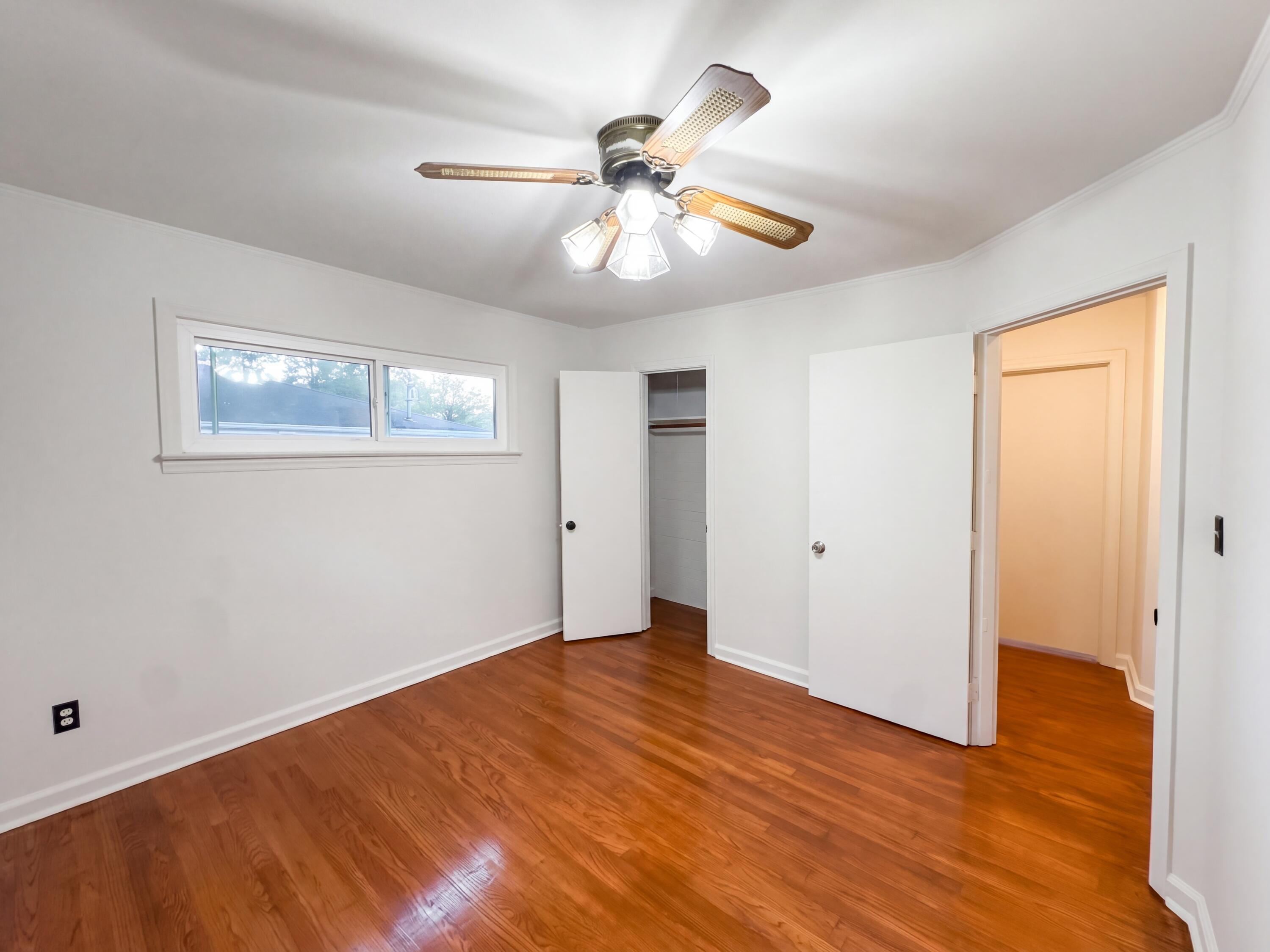 718 S Lovell Avenue Property Photo 10