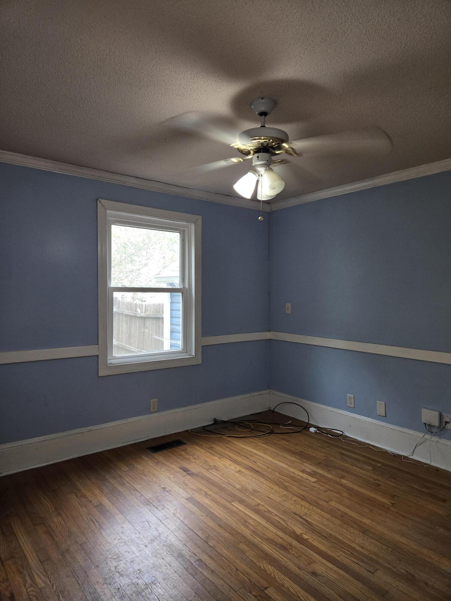 911 Emmett Avenue Nw Property Photo 23