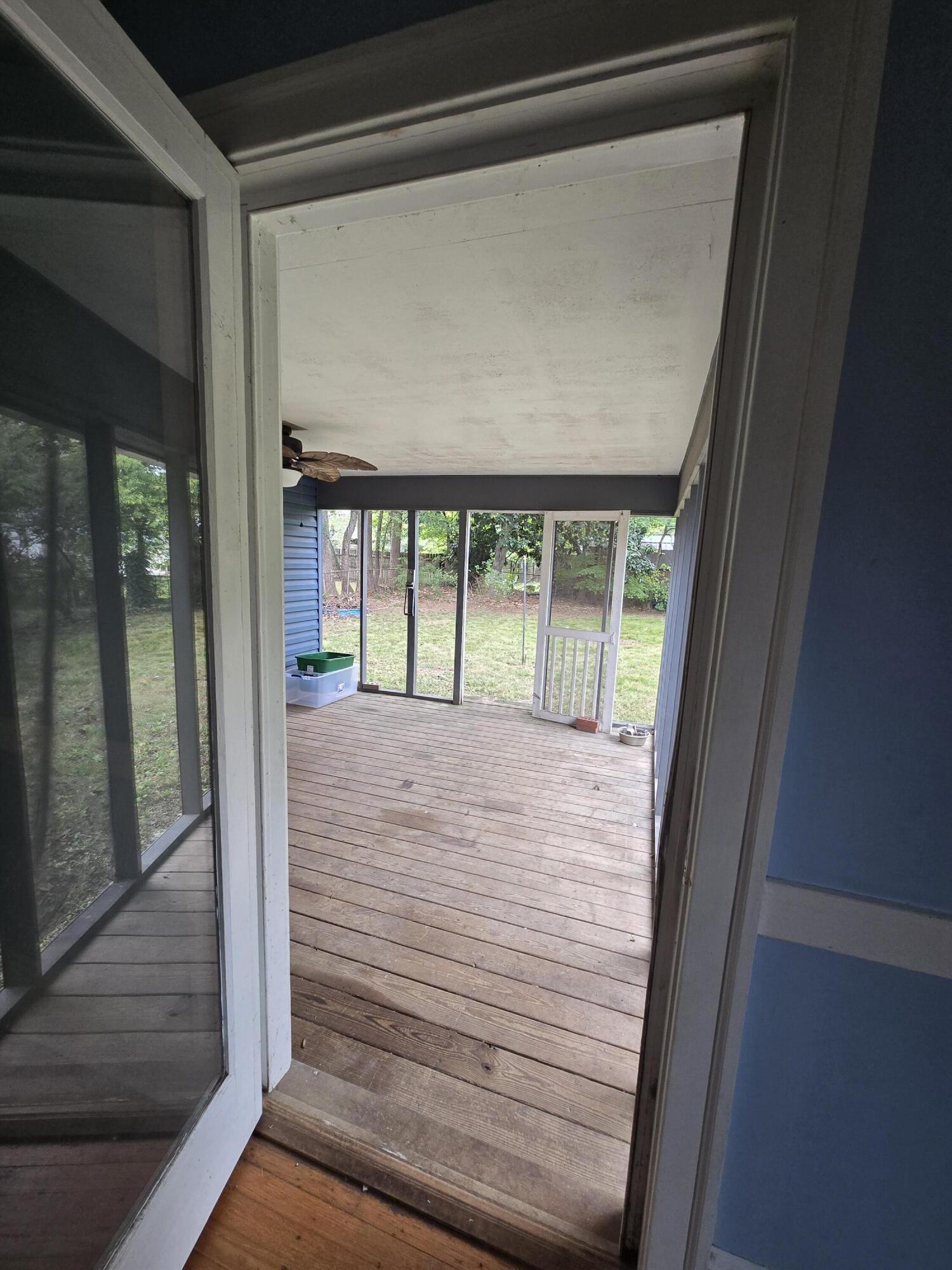 911 Emmett Avenue Nw Property Photo 27