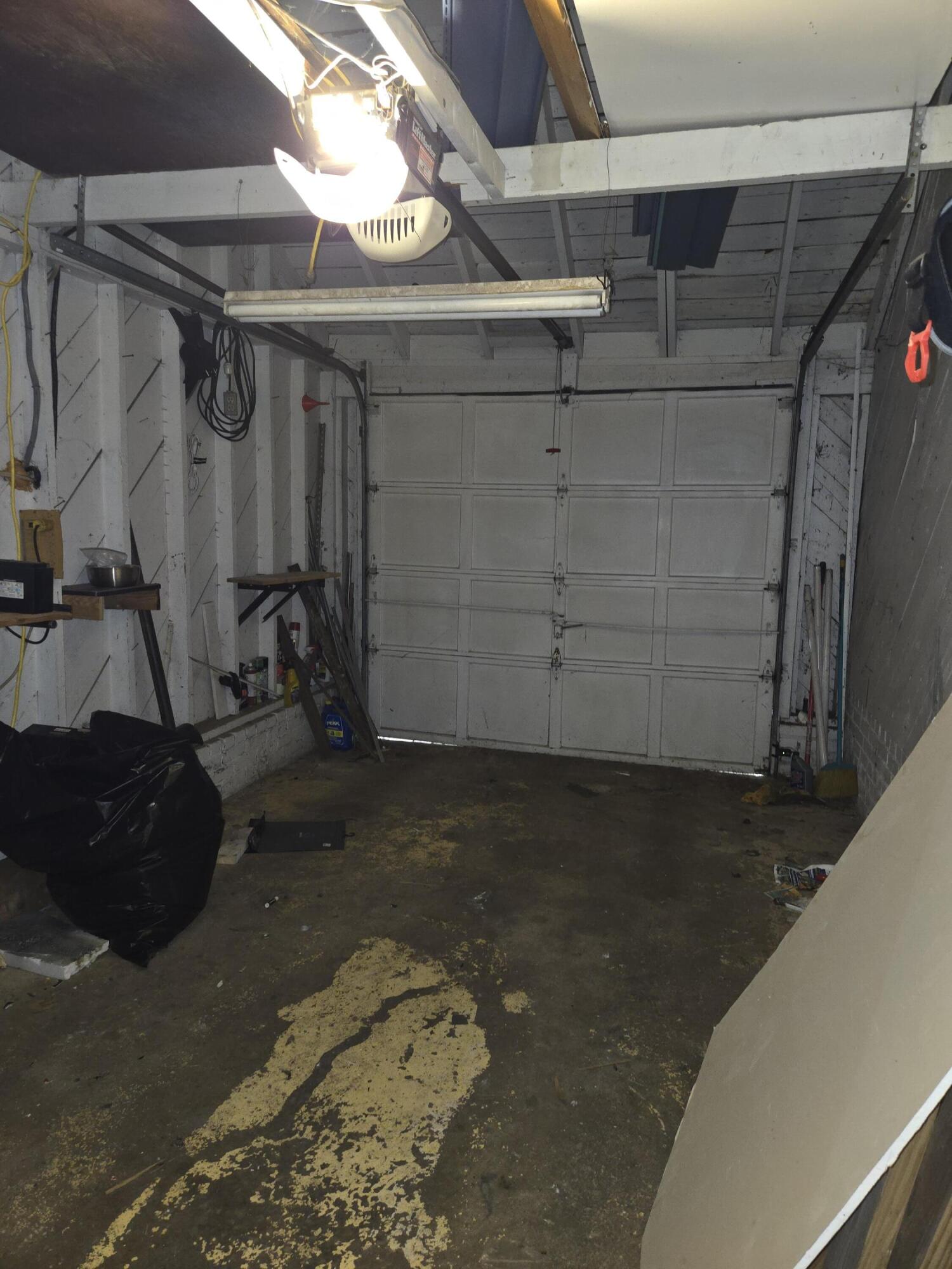 911 Emmett Avenue Nw Property Photo 30