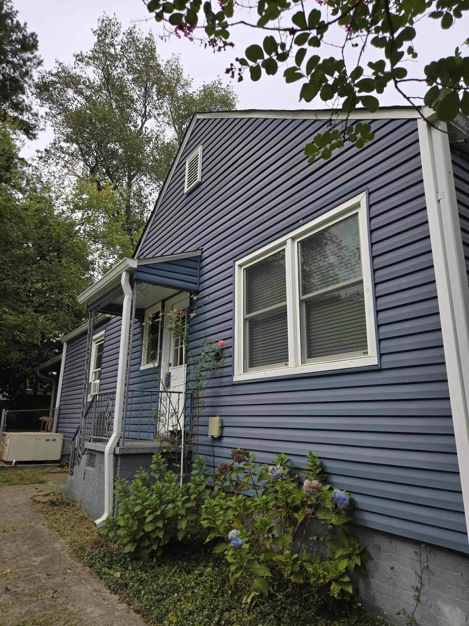 911 Emmett Avenue Nw Property Photo 32