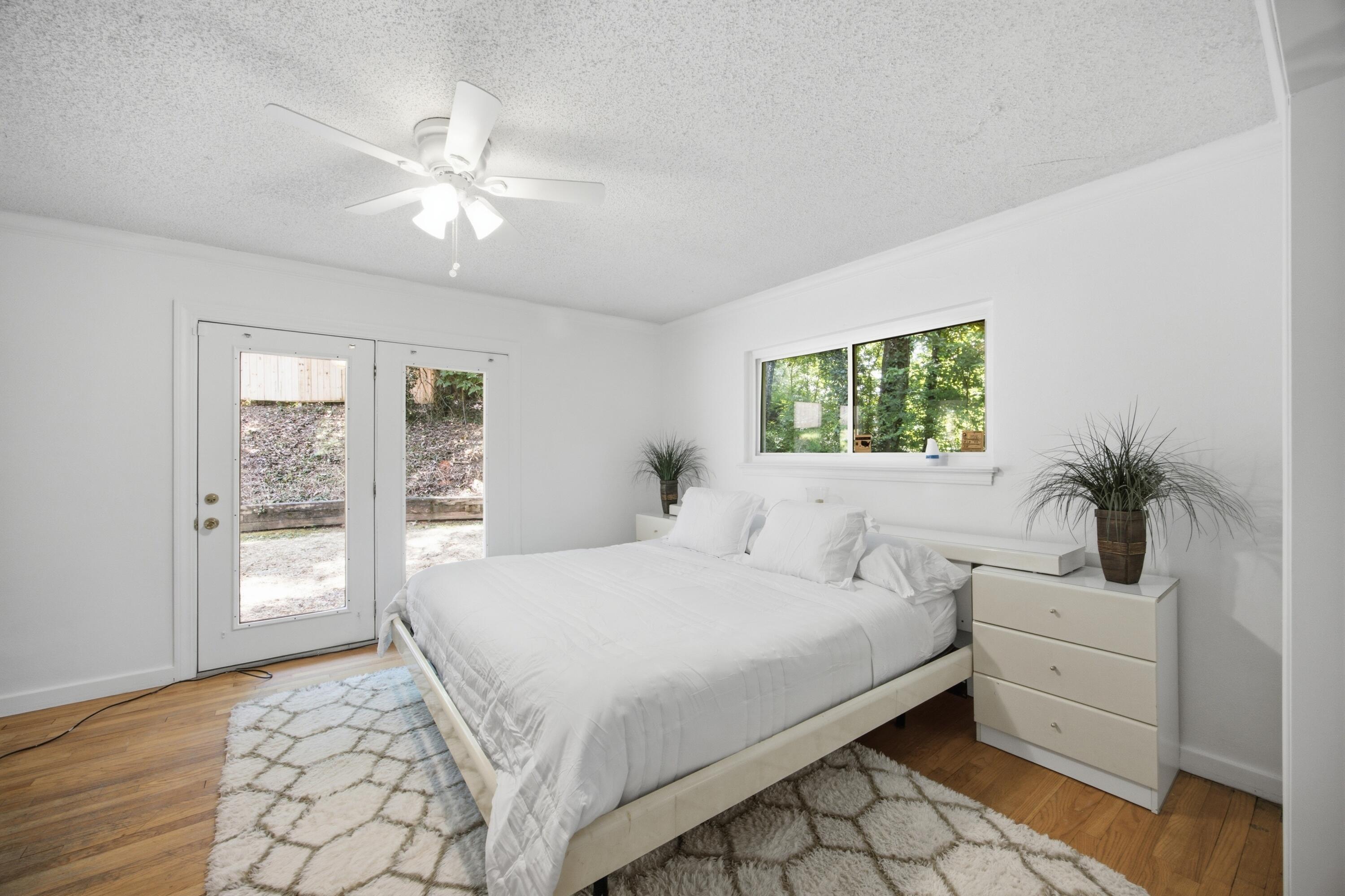 610 W Shadowlawn Drive Property Photo 19