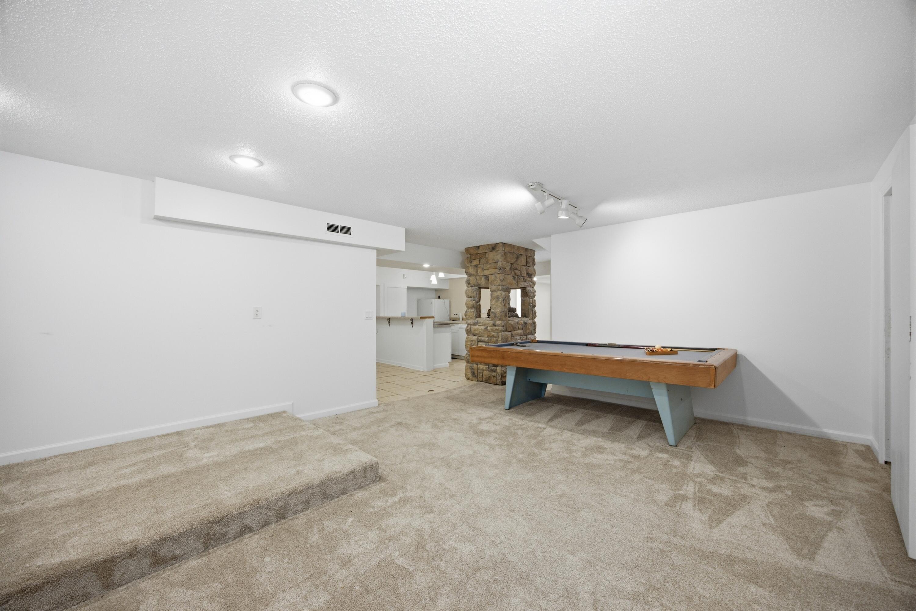 610 W Shadowlawn Drive Property Photo 36