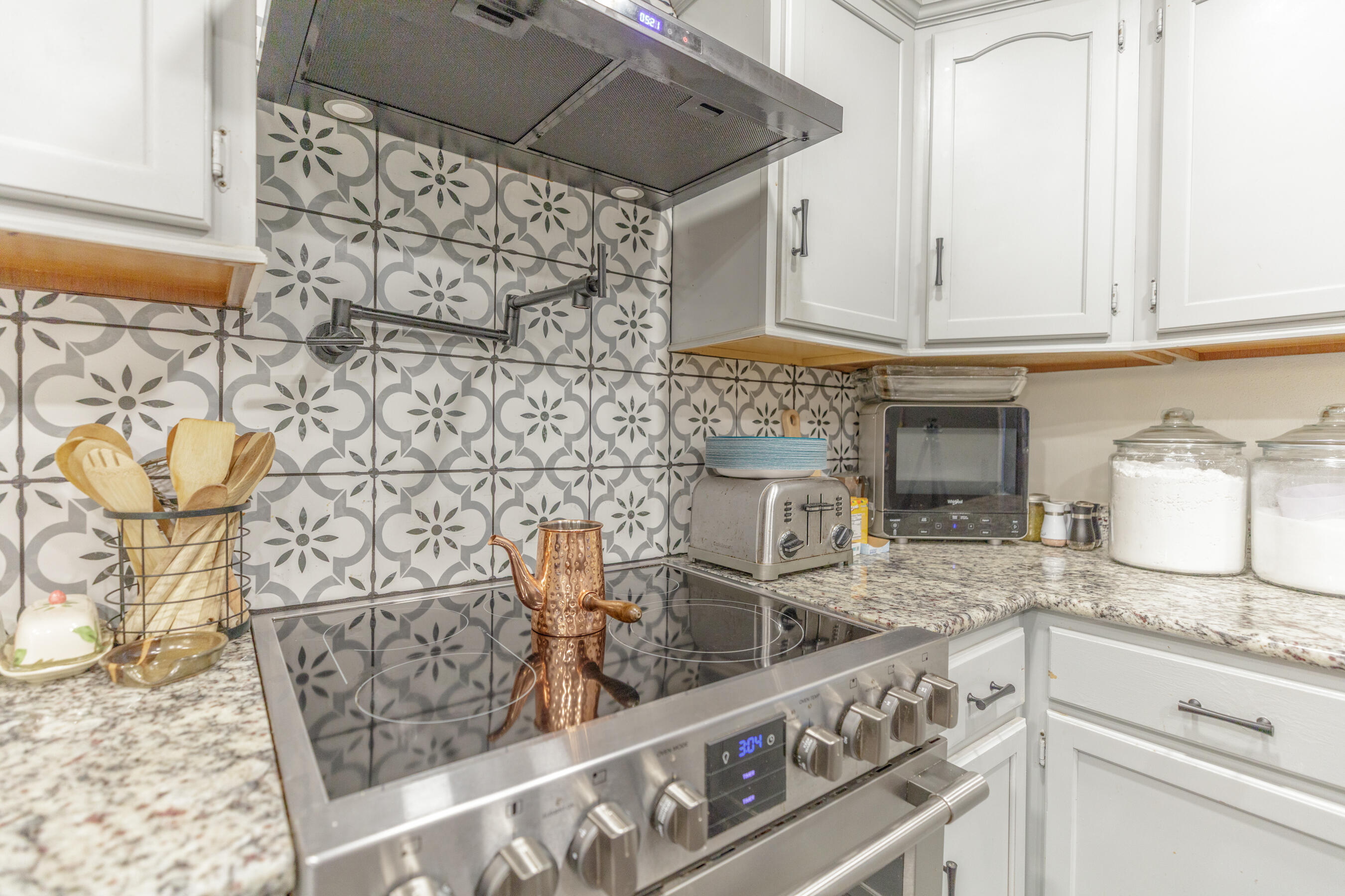 7210 S Wolftever Drive Property Photo 8