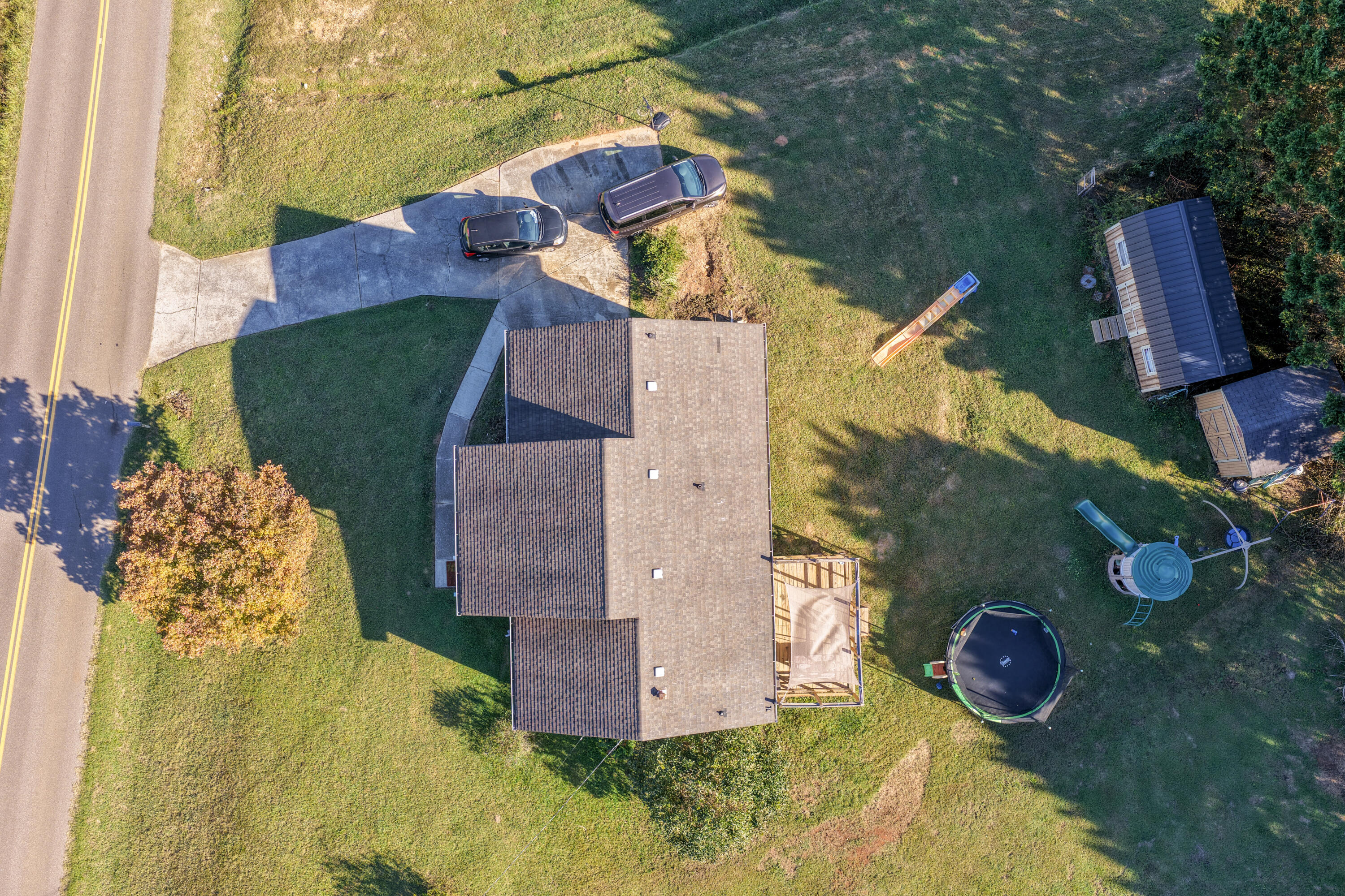 2077 Saunders Road Property Photo 3
