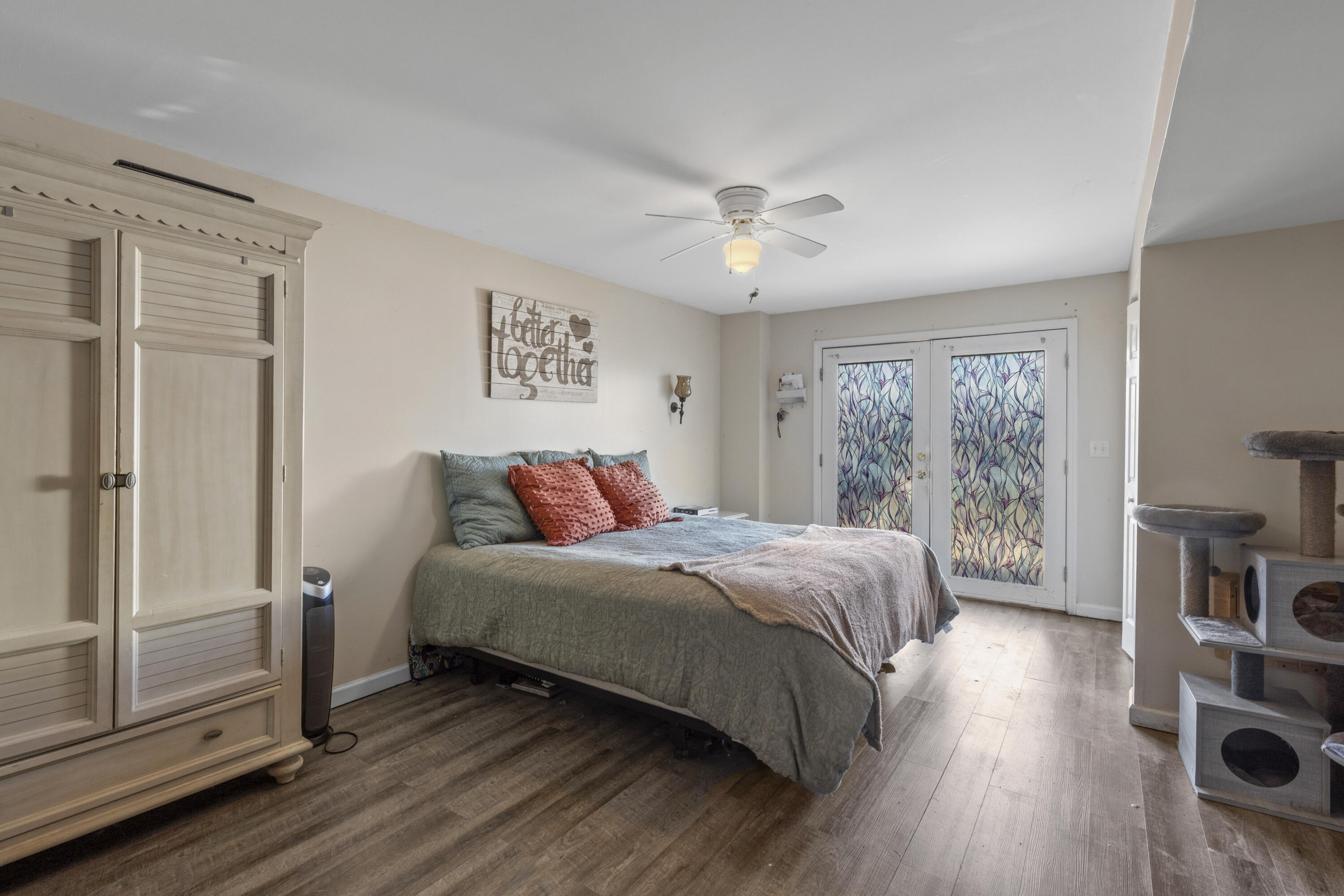 2077 Saunders Road Property Photo 17
