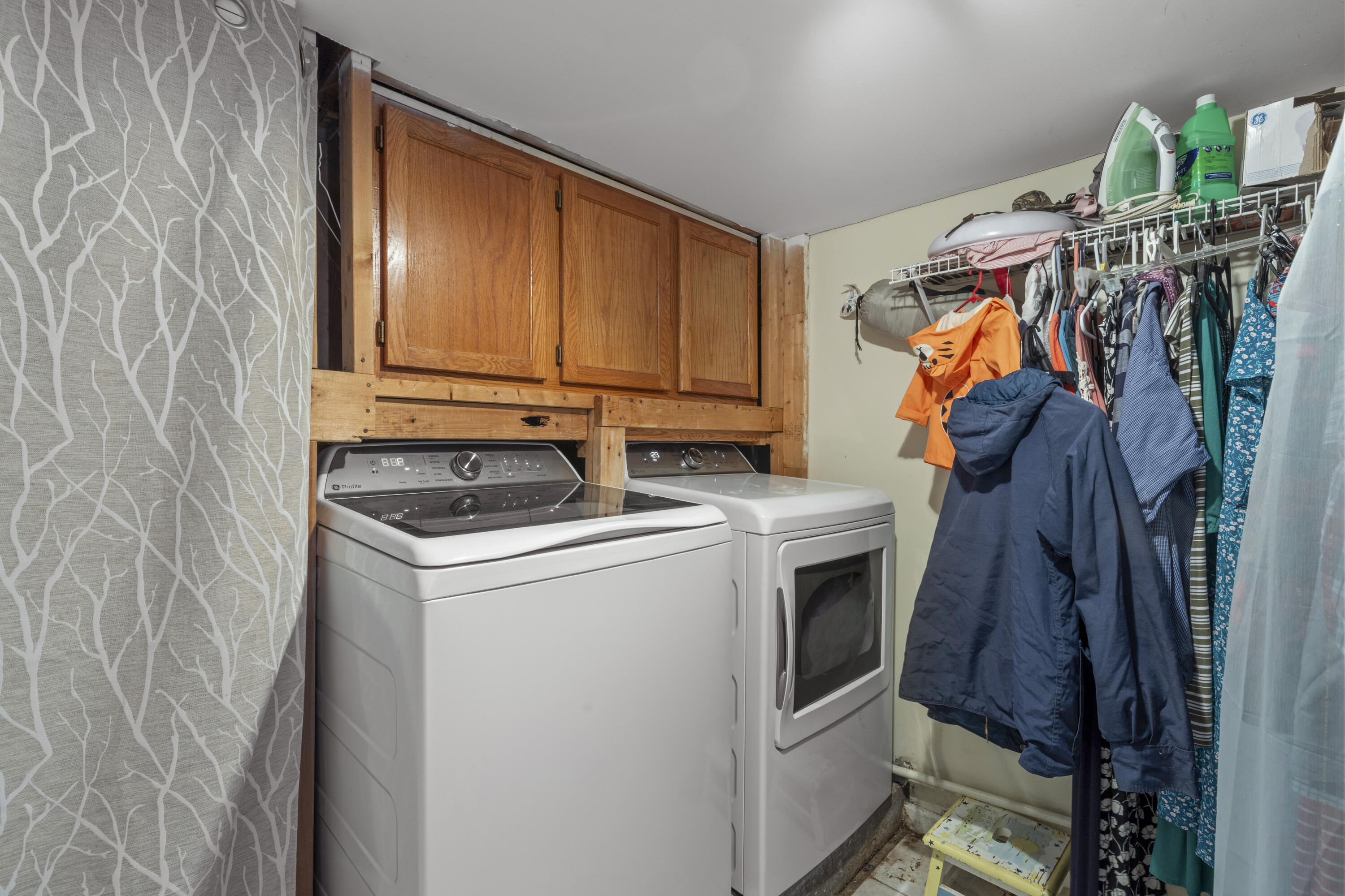 2077 Saunders Road Property Photo 18