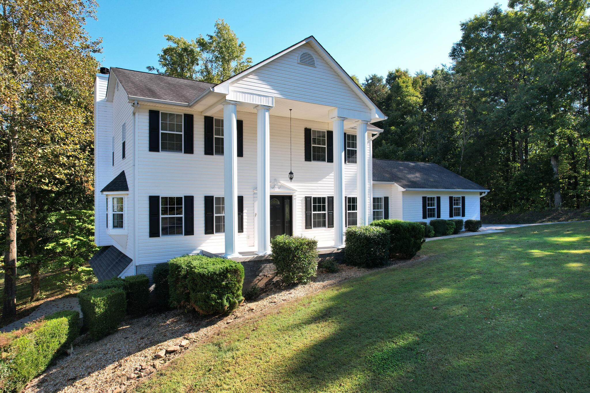195 Knobb Hill Drive Nw Property Photo 3