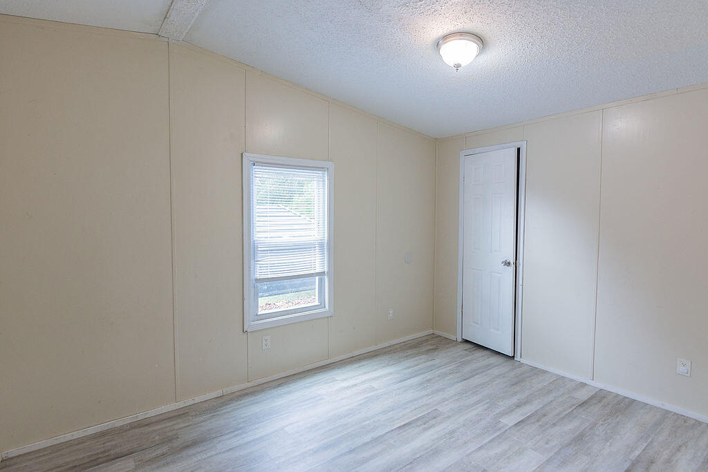 170 Hallie Lane Property Photo 14