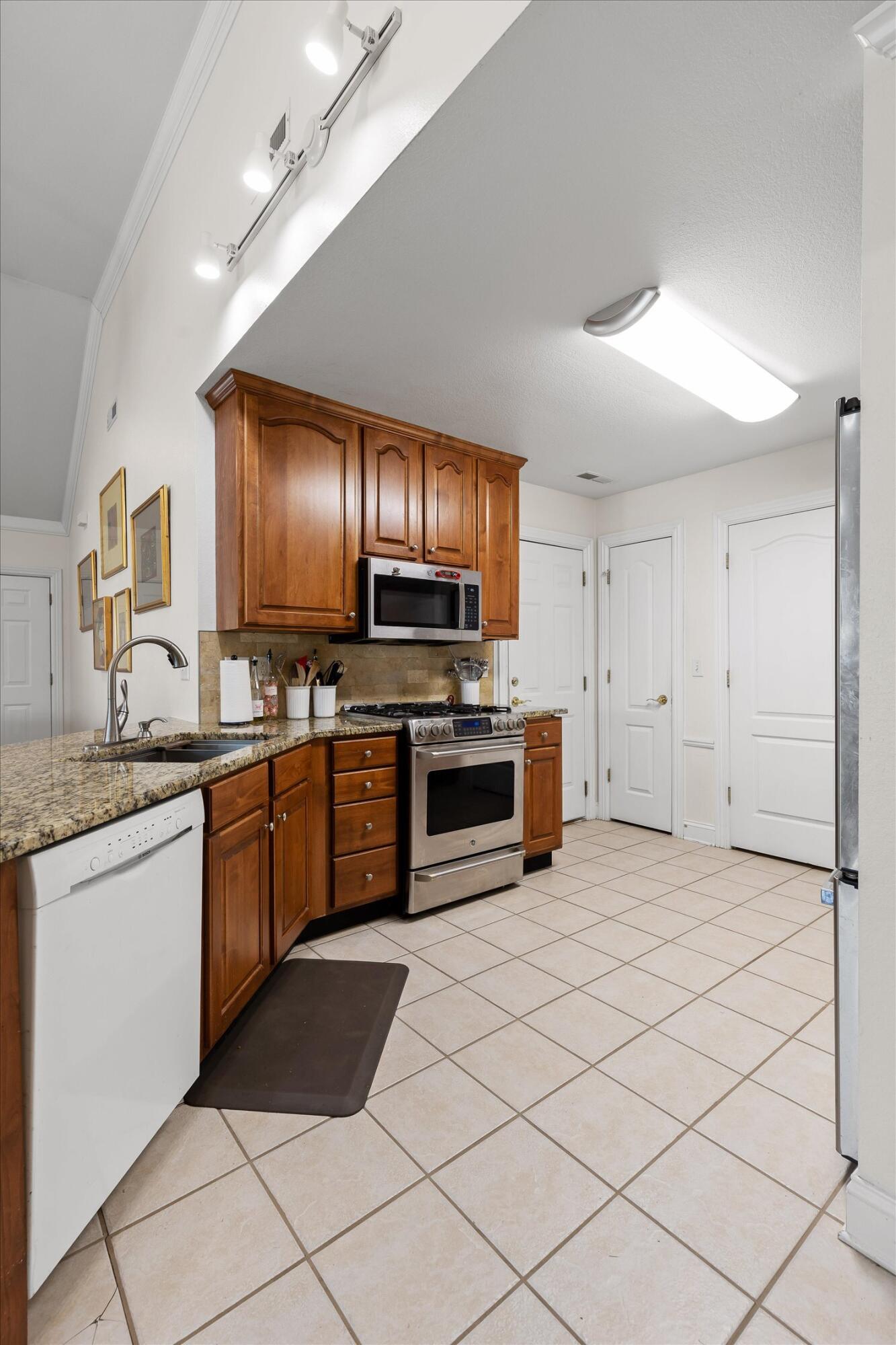 190 Briarstone Drive Property Photo 24