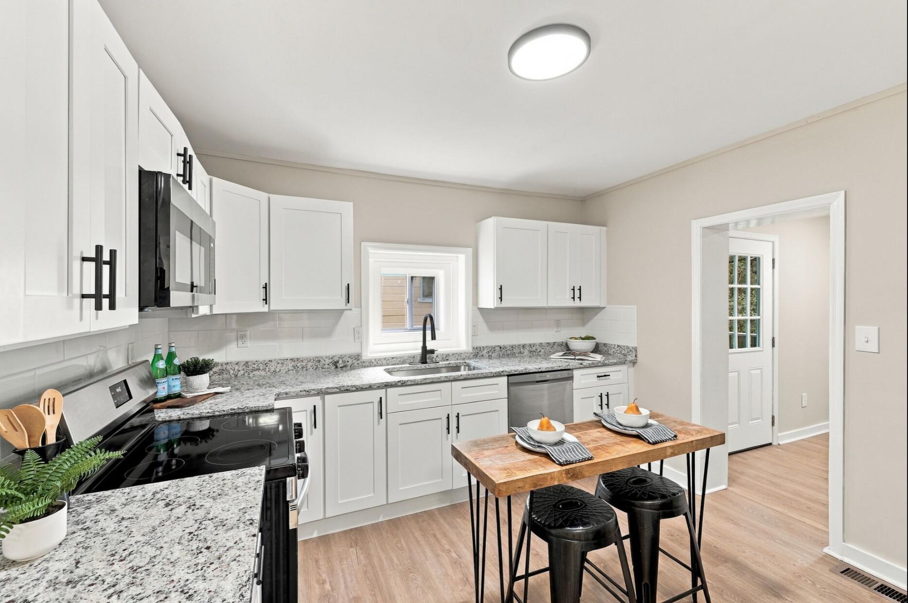1006 E 30th Street Property Photo 10