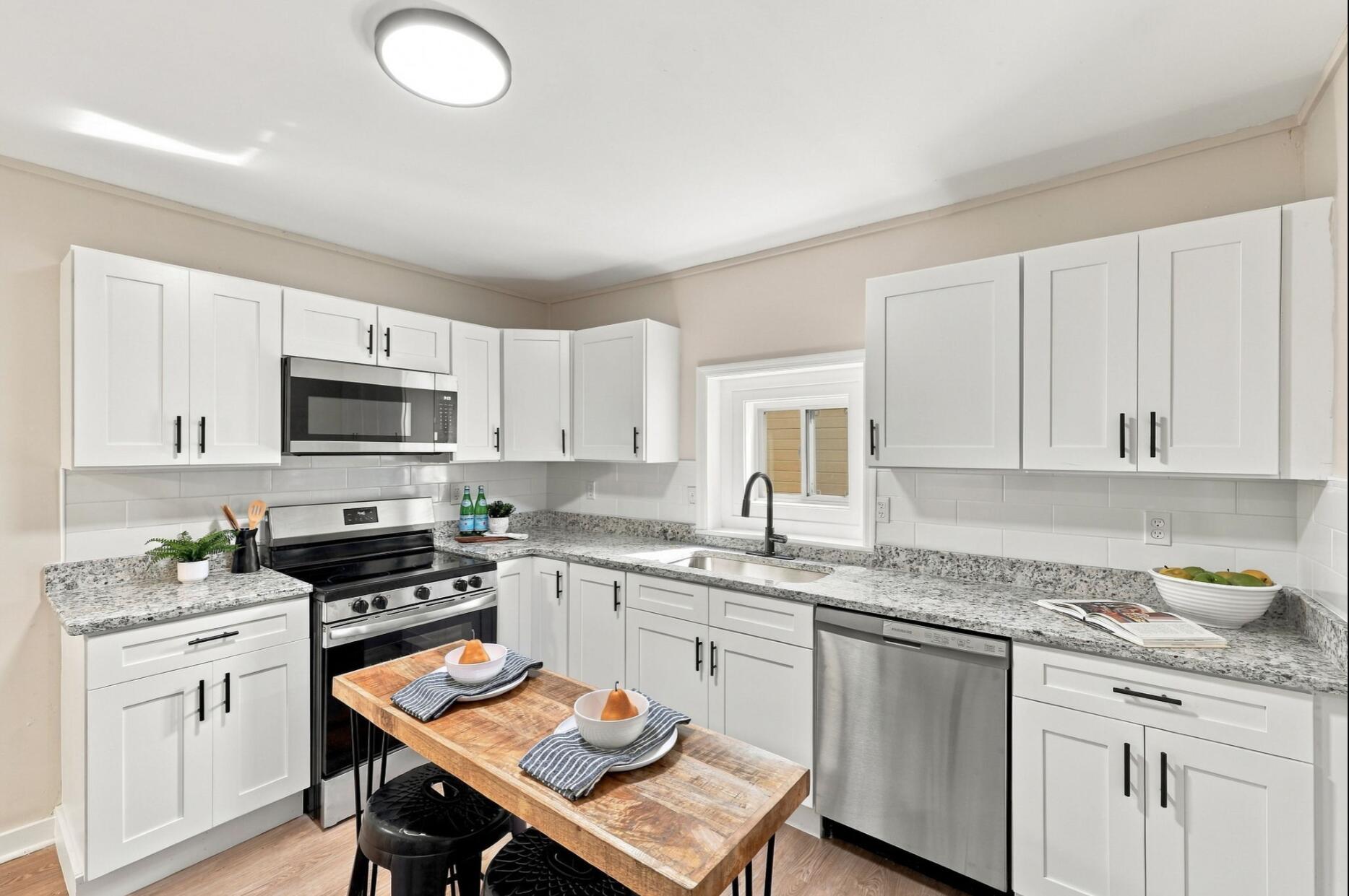 1006 E 30th Street Property Photo 12