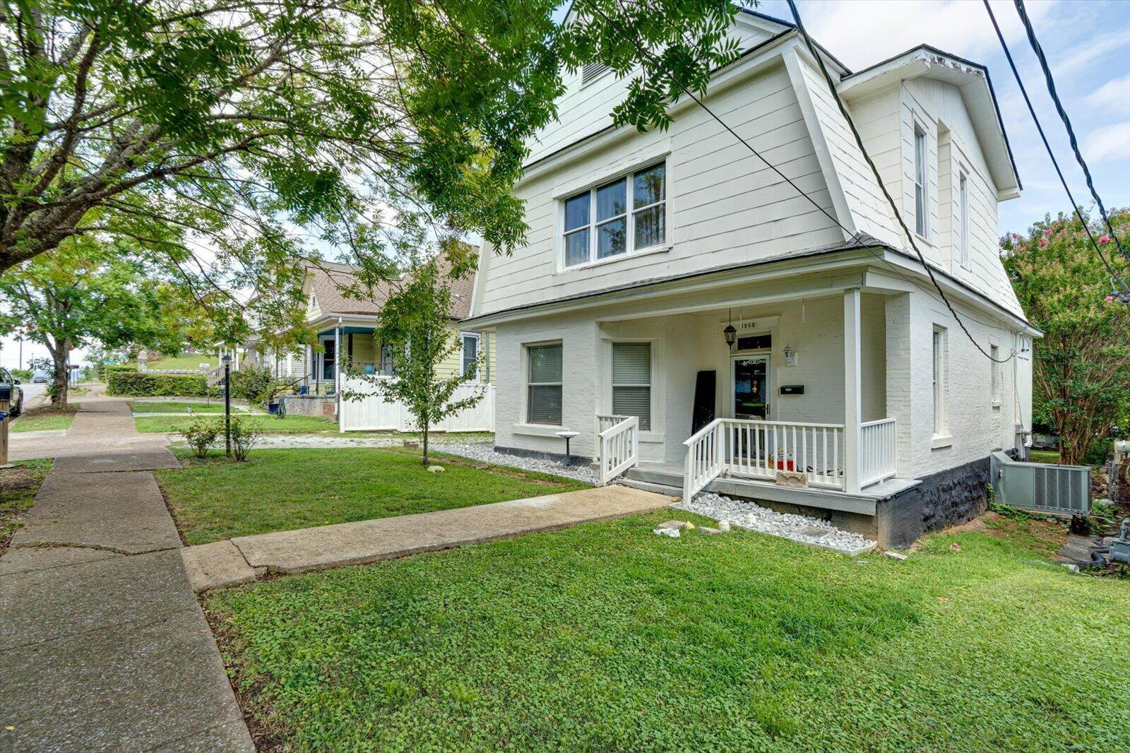 1905 Ivy Street Property Photo 1