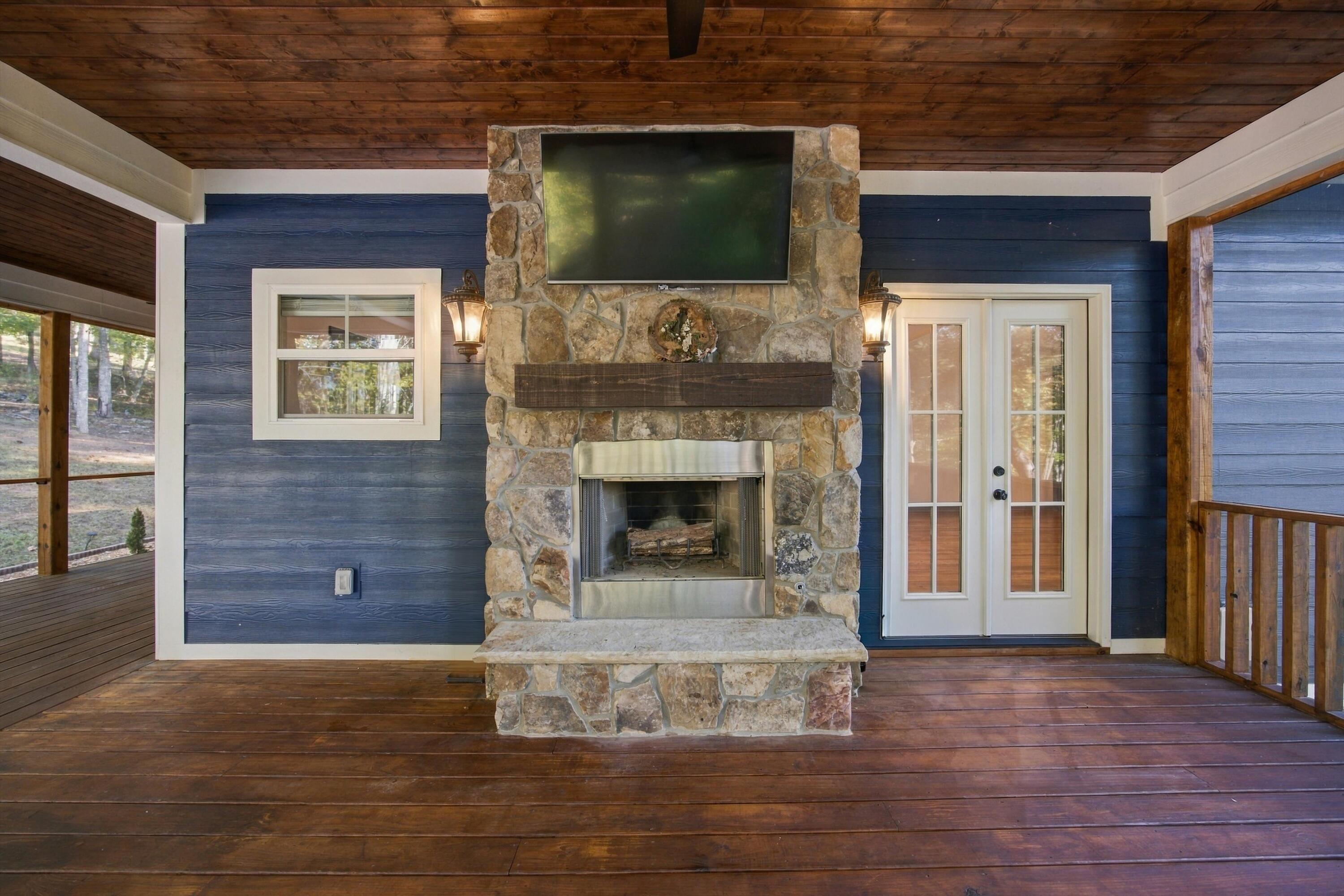 195 Deep Woods Drive Property Photo 34