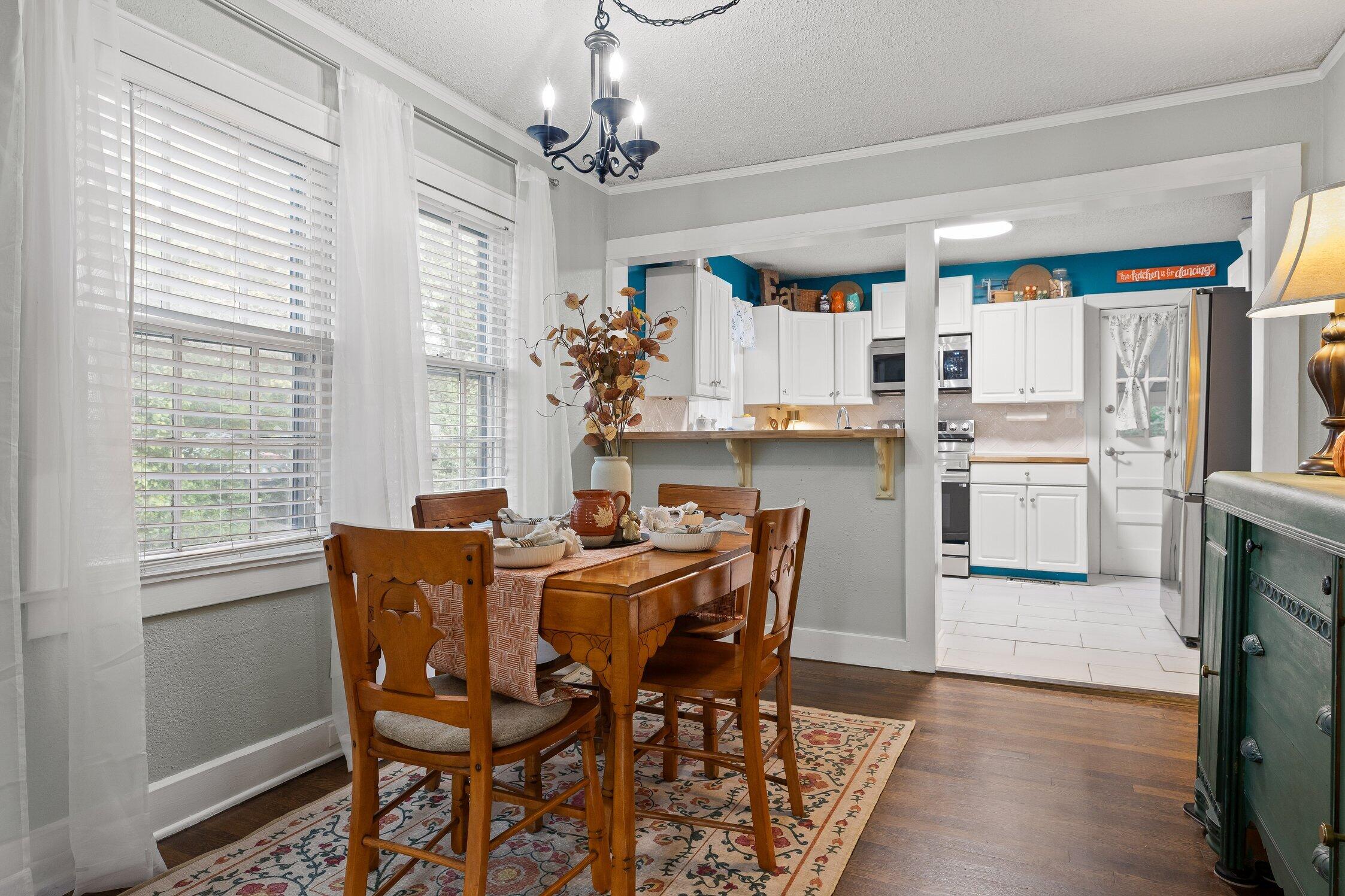 204 N Saint Marks Avenue Property Photo 10