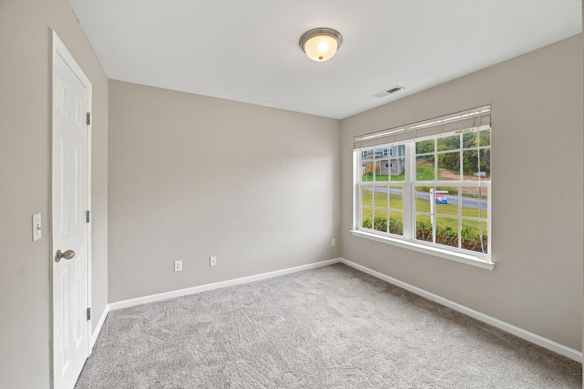 1699 Short Leaf Lane Property Photo 12