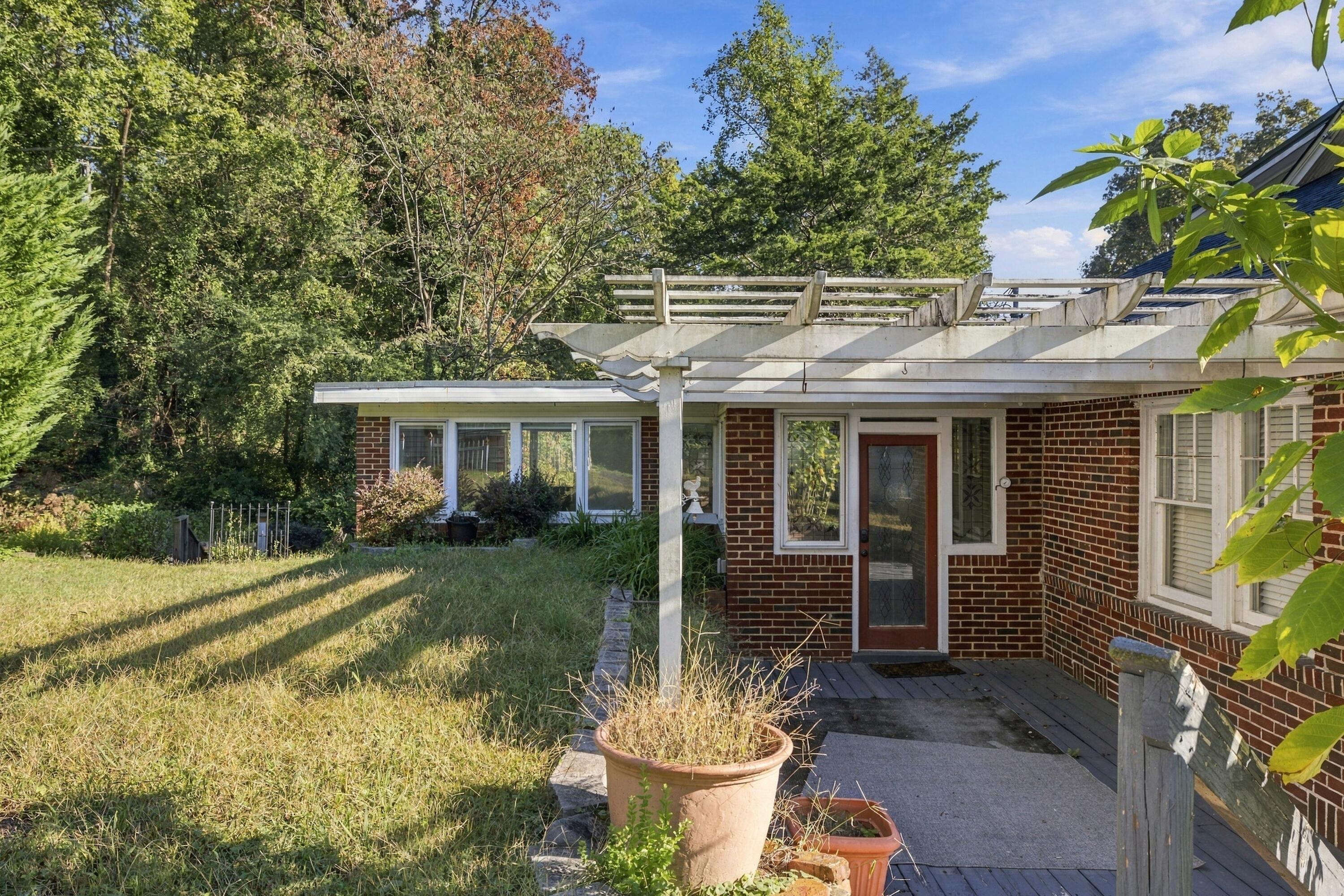 159 Gardner Street Property Photo 46