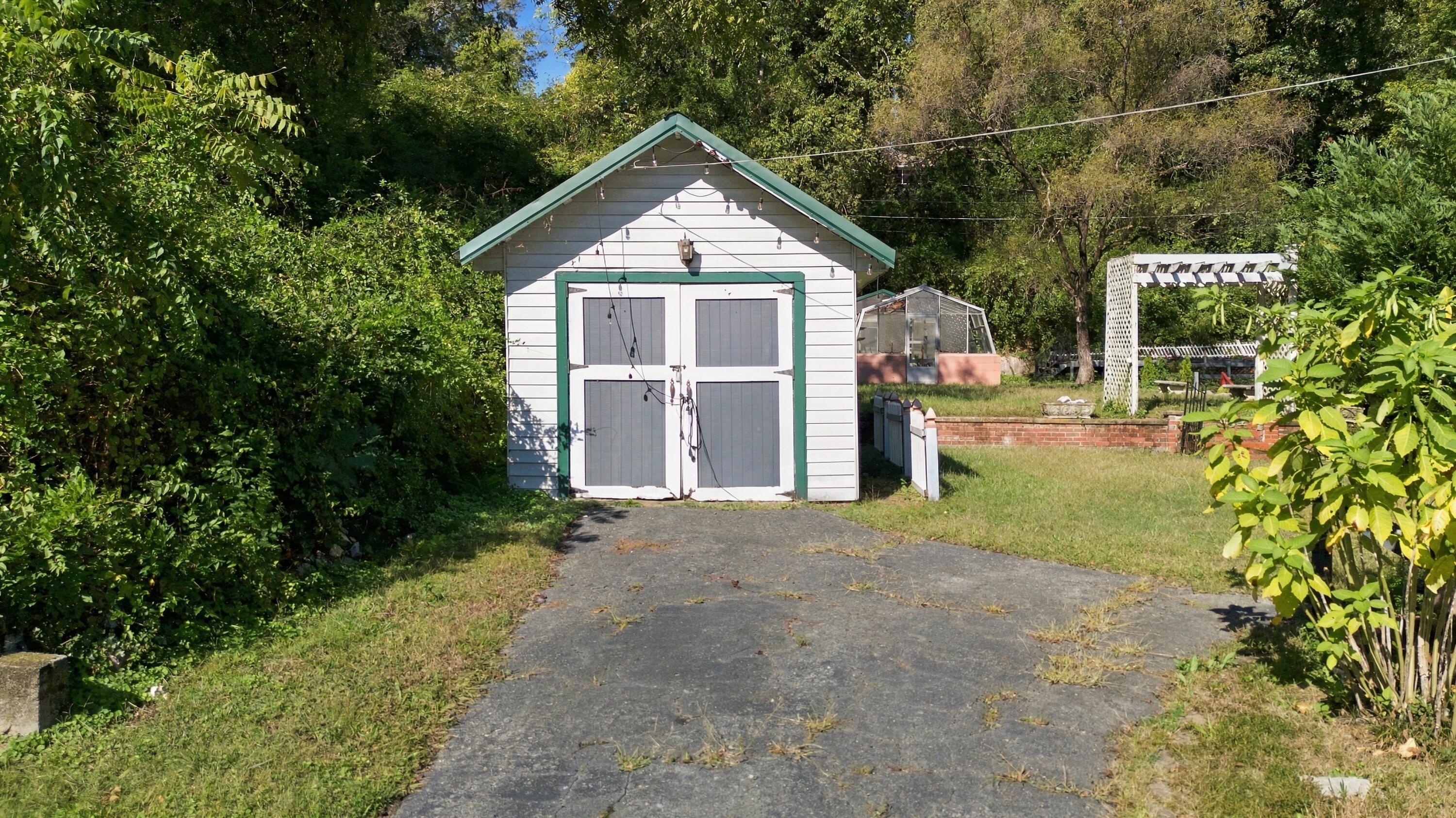 159 Gardner Street Property Photo 51