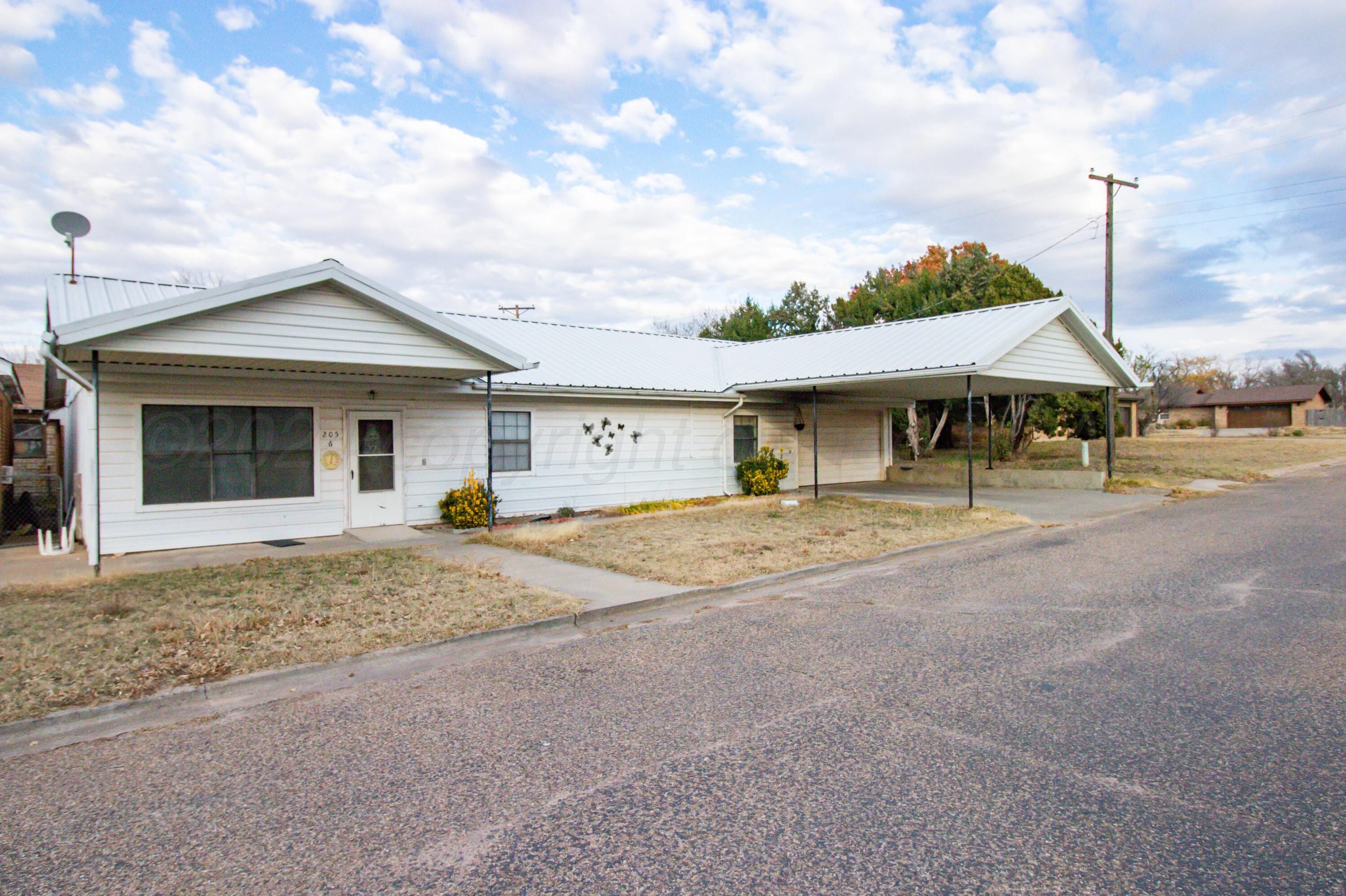 205 E 6th Street Property Photo