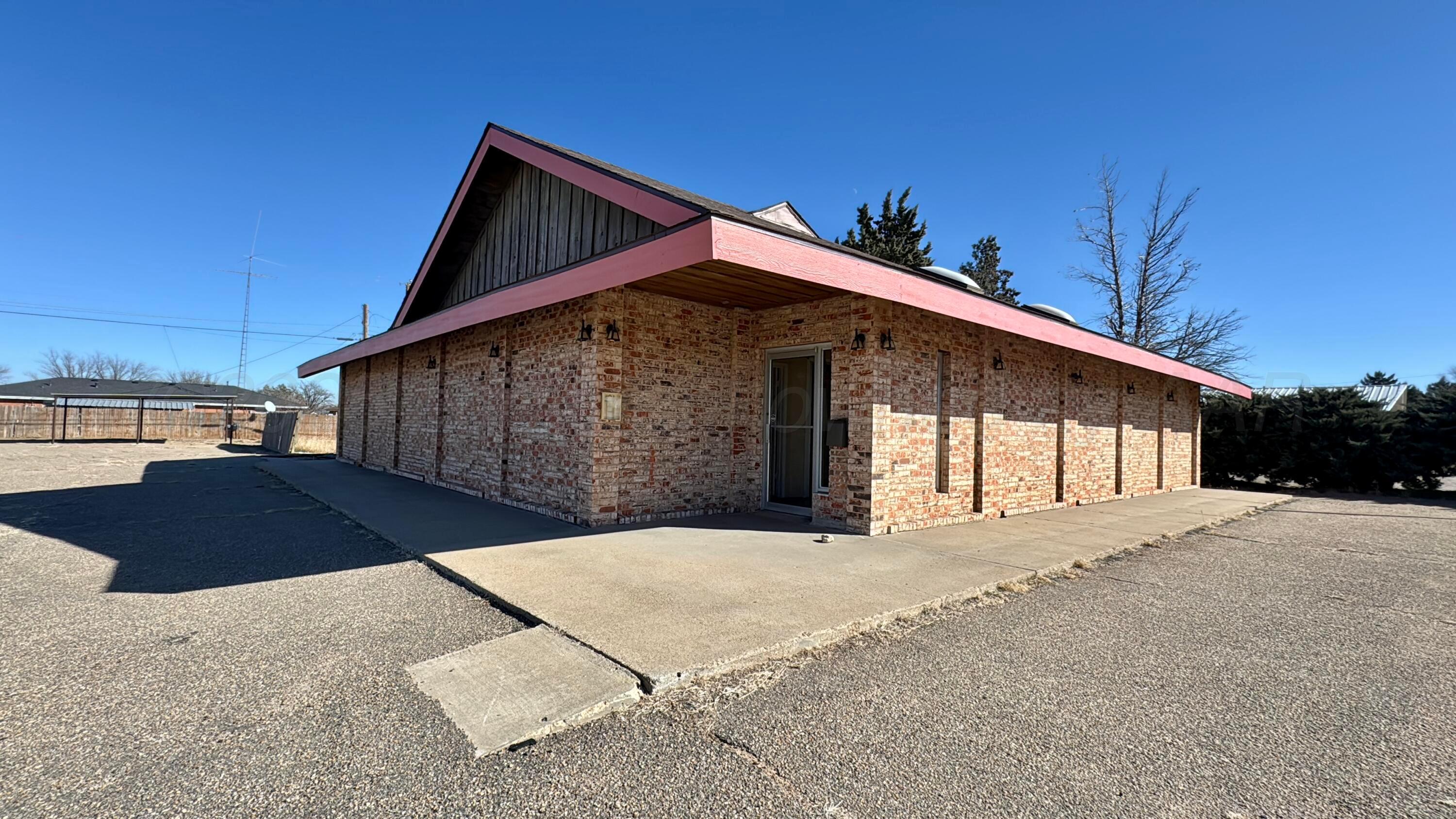 916 Us-87 Property Photo