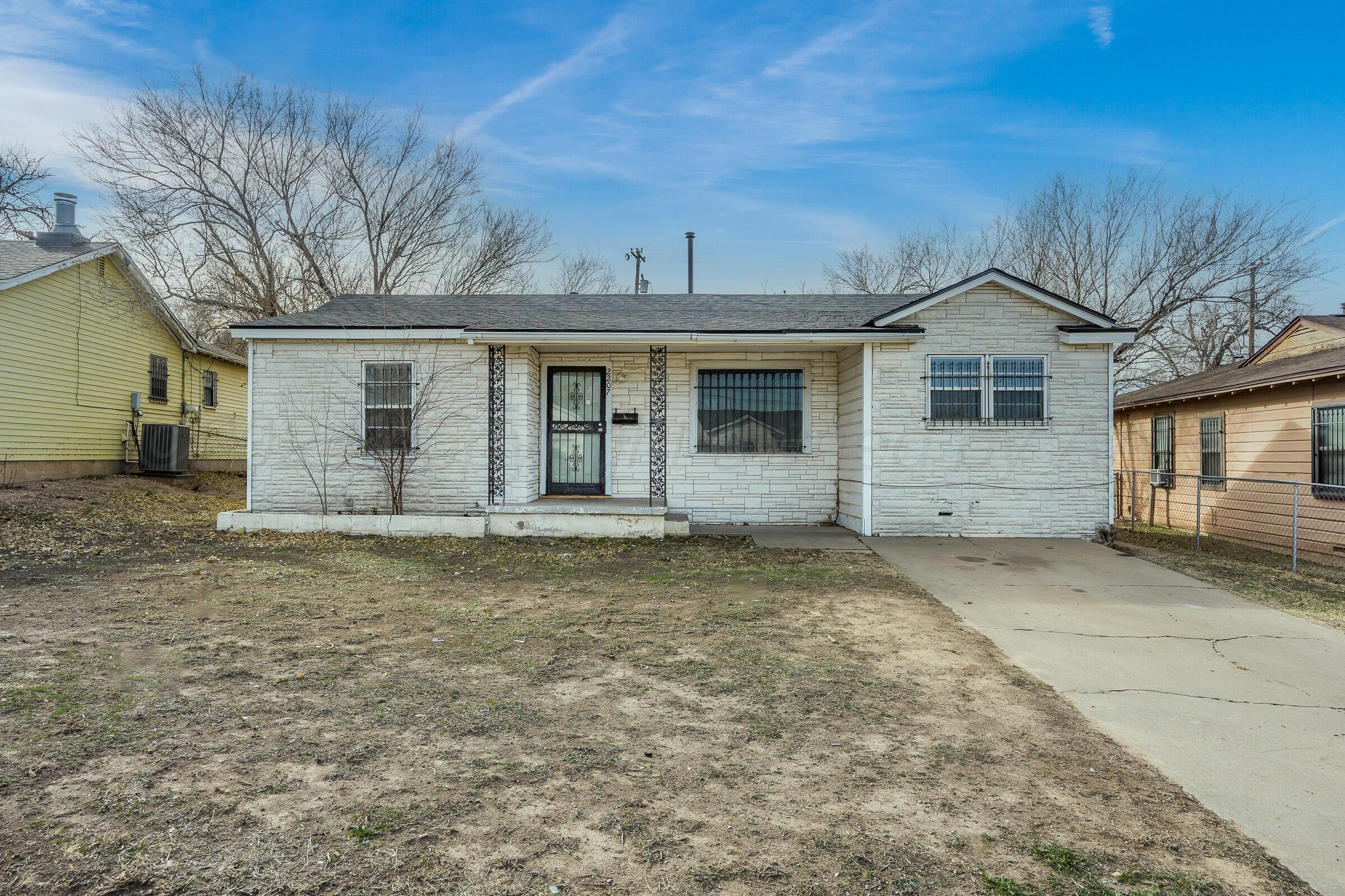 2207 Hickory Street Property Photo