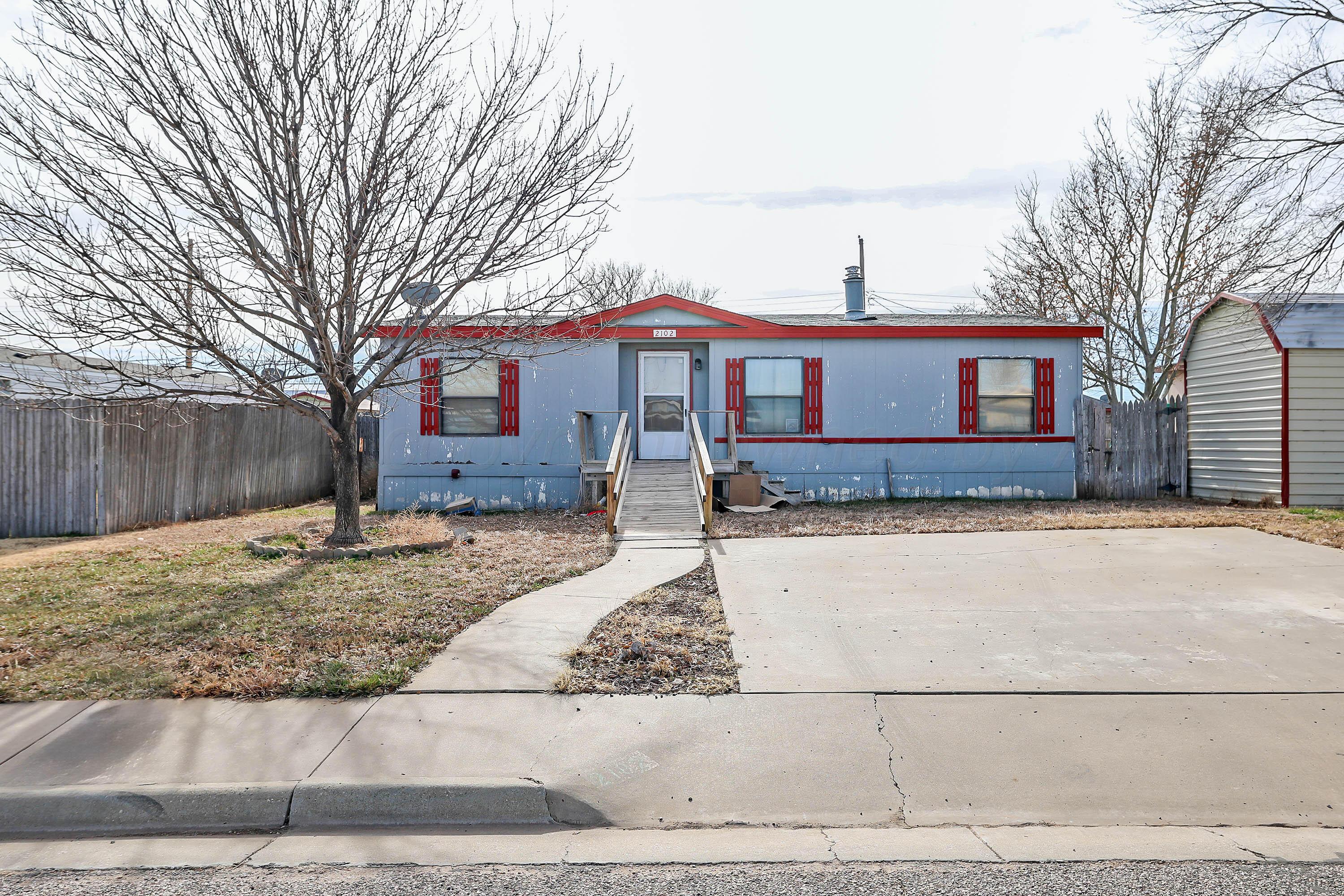 2102 Country Property Photo