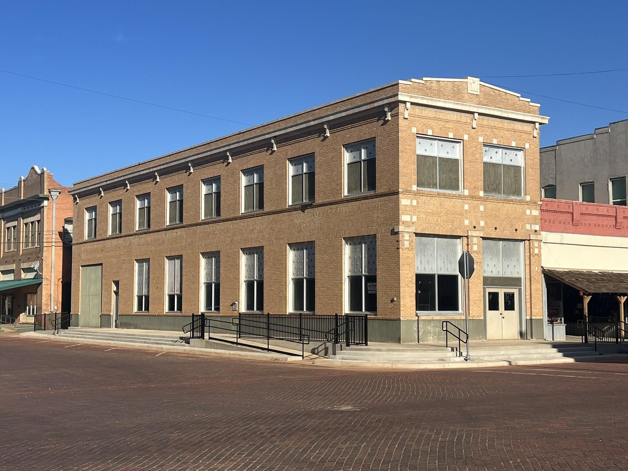 201 N Main Street Property Photo