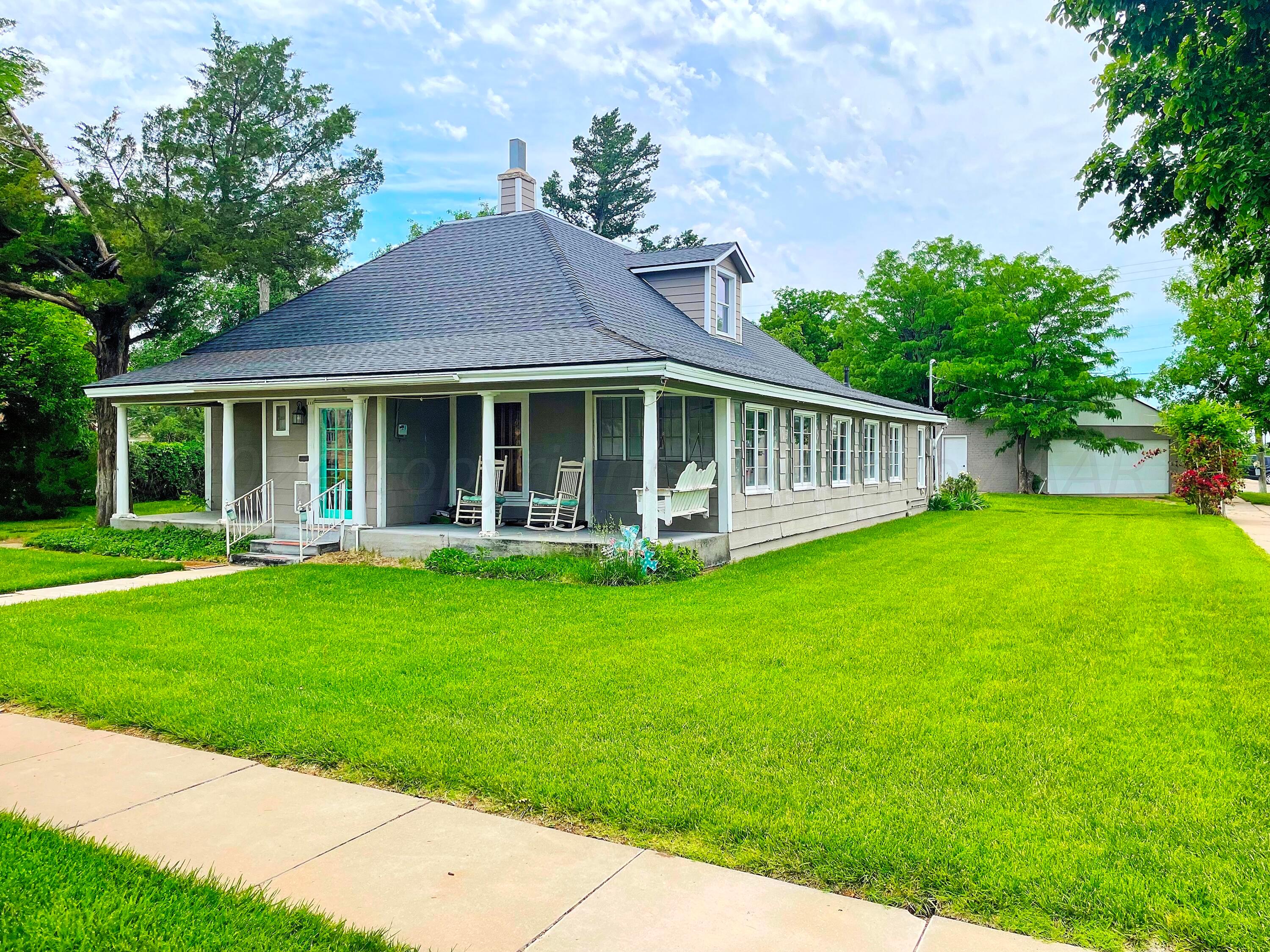 302 S Baylor Street Property Photo