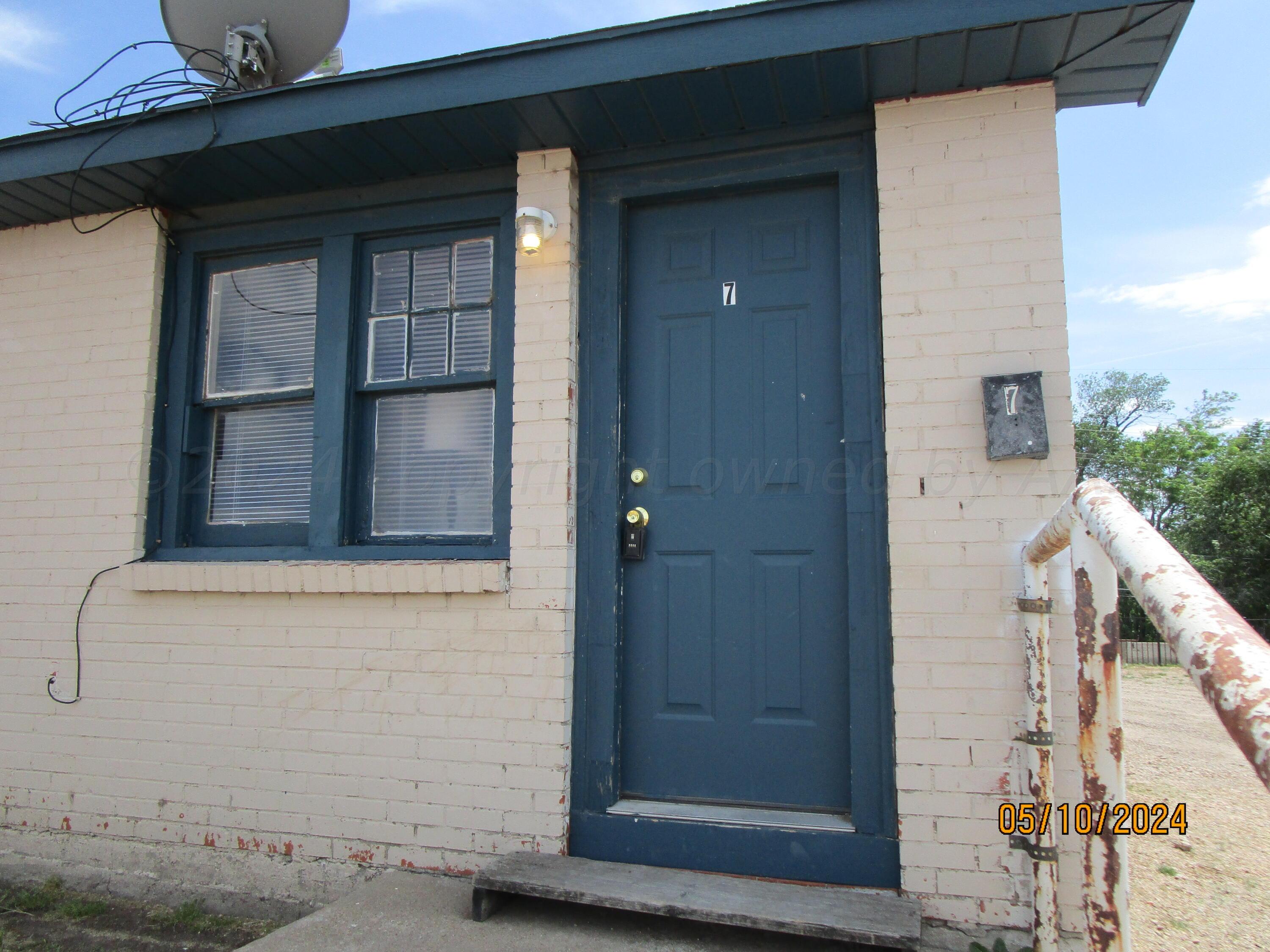 607 W Wilson, #7 Property Photo 1