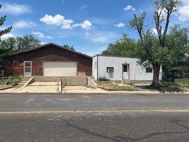 208 E Broadway Street Property Photo