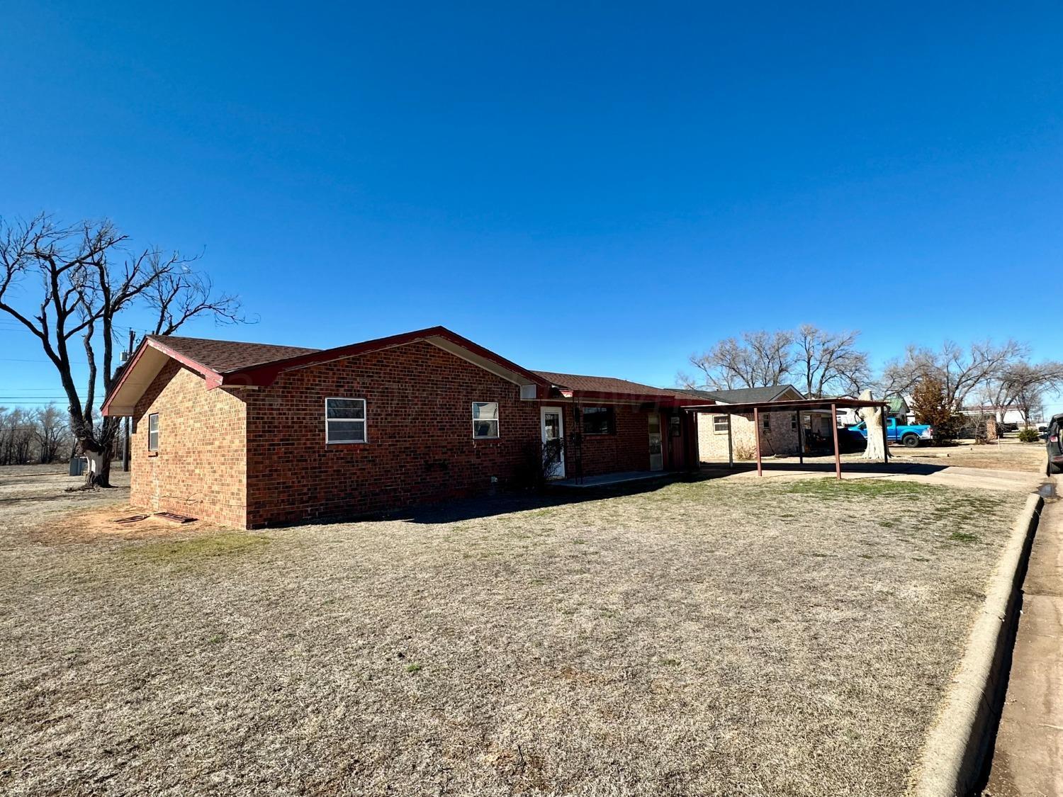 705 N Hale Avenue Property Photo