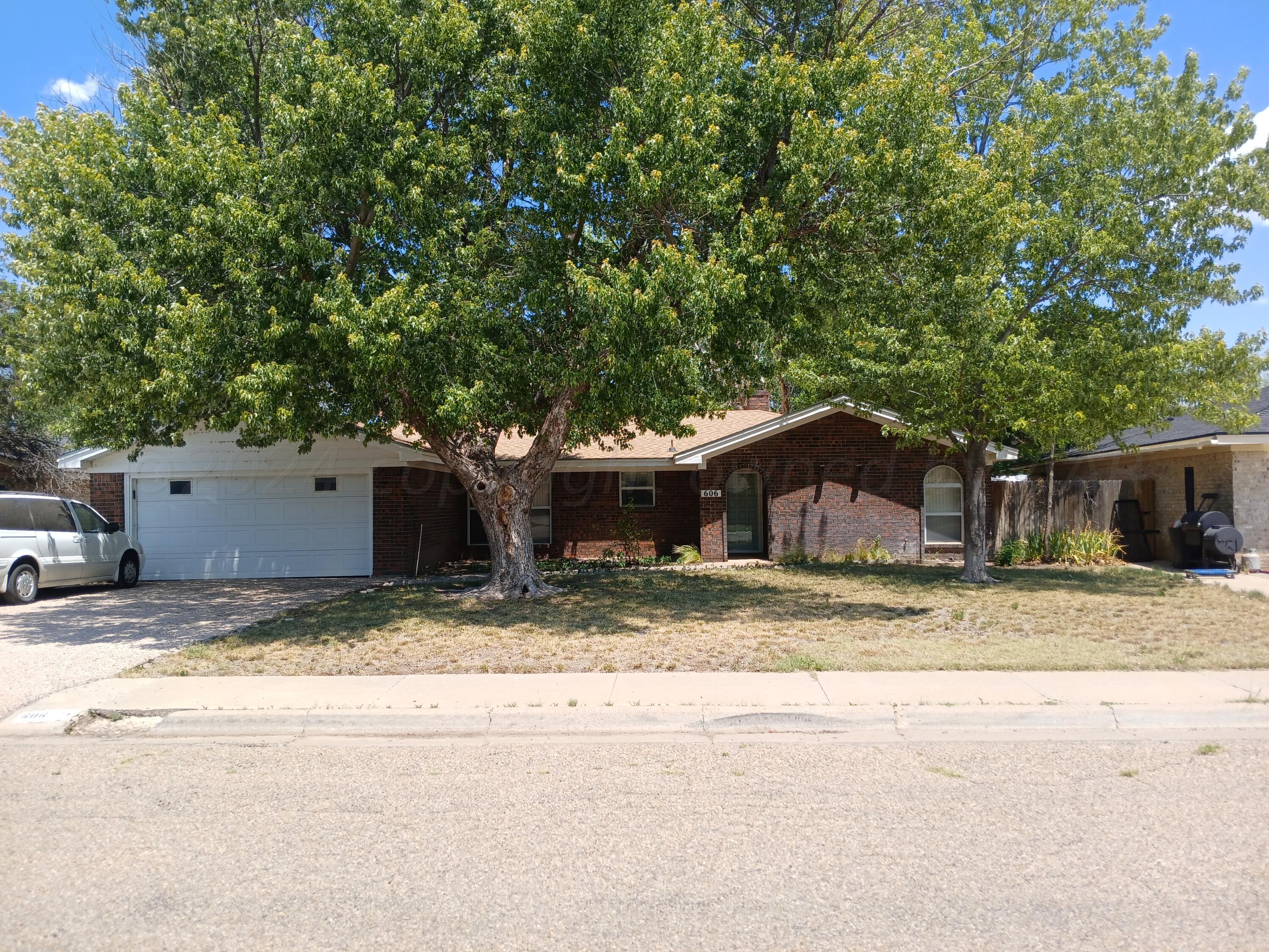 606 Forrest Drive Property Photo 1