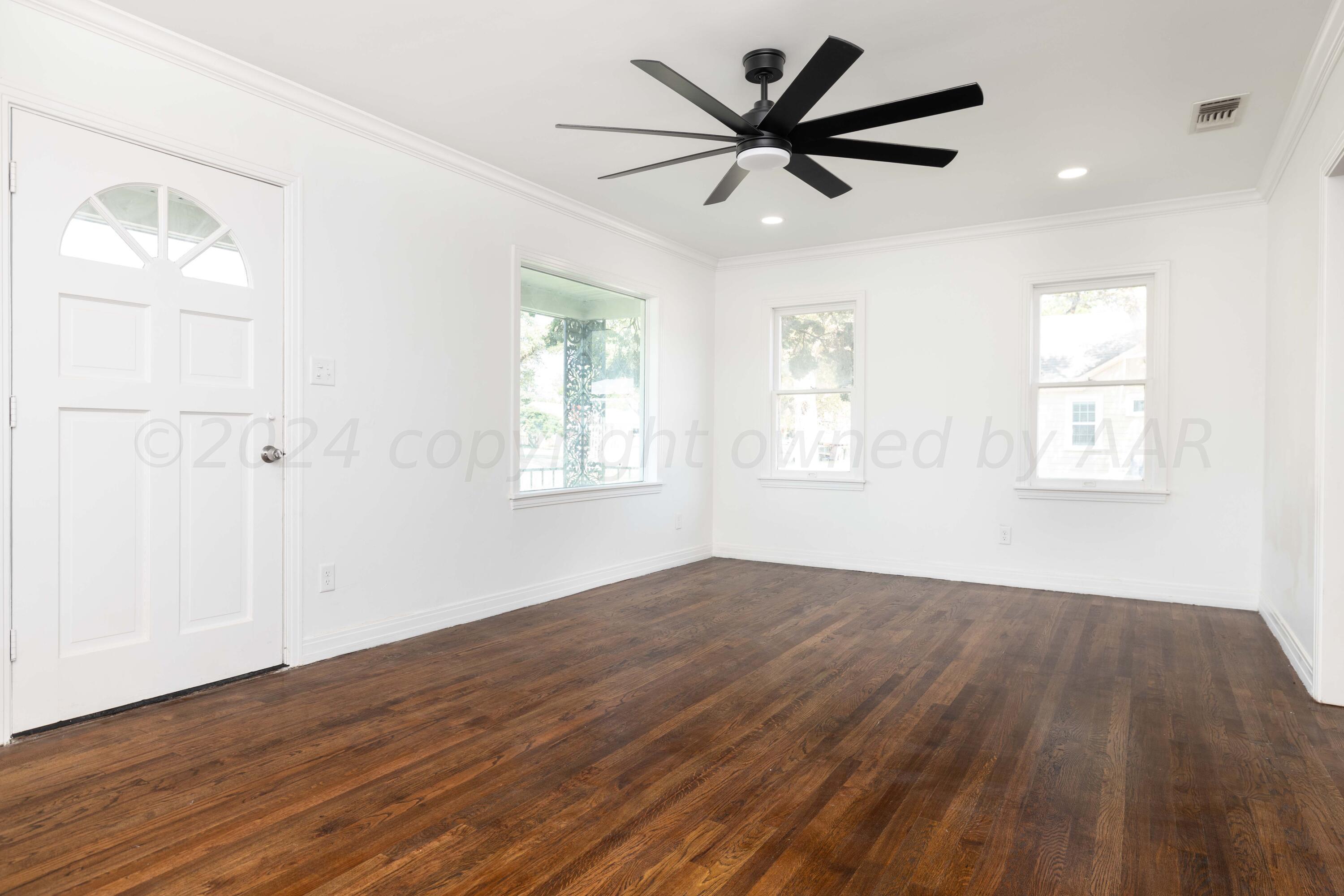 2701 S Van Buren Street Property Photo 5