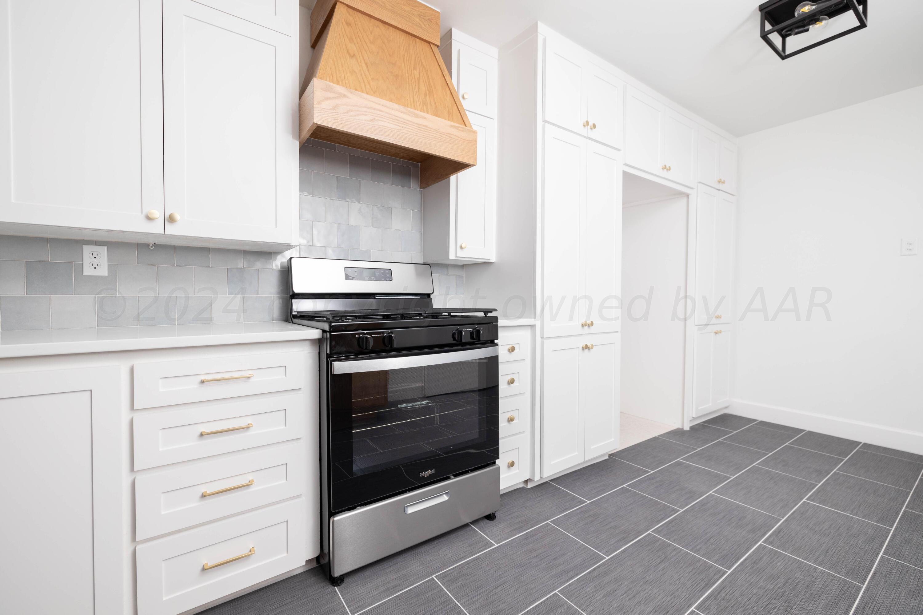 2701 S Van Buren Street Property Photo 14