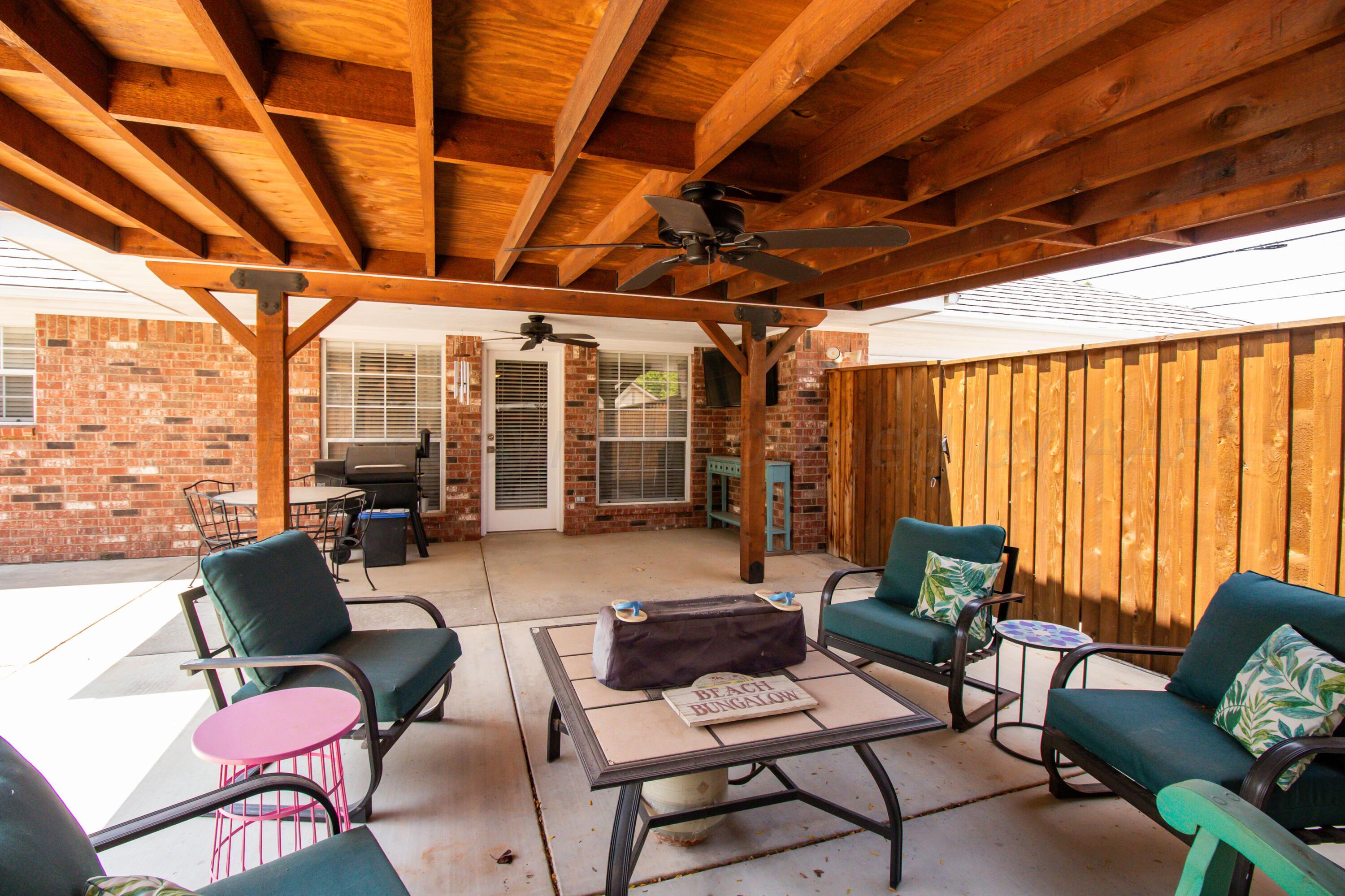 6401 Grantham Property Photo 4