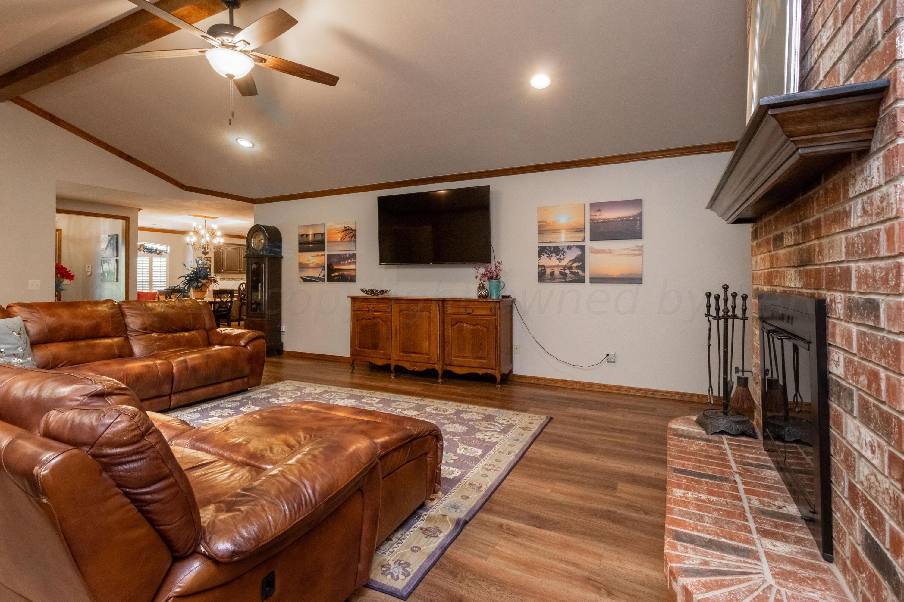 6401 Grantham Property Photo 7