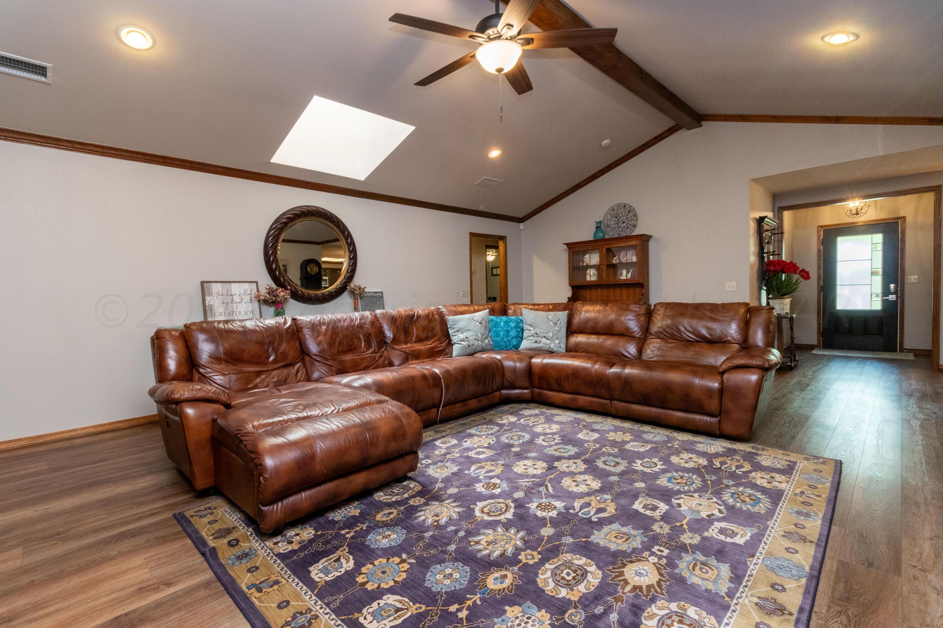 6401 Grantham Property Photo 8